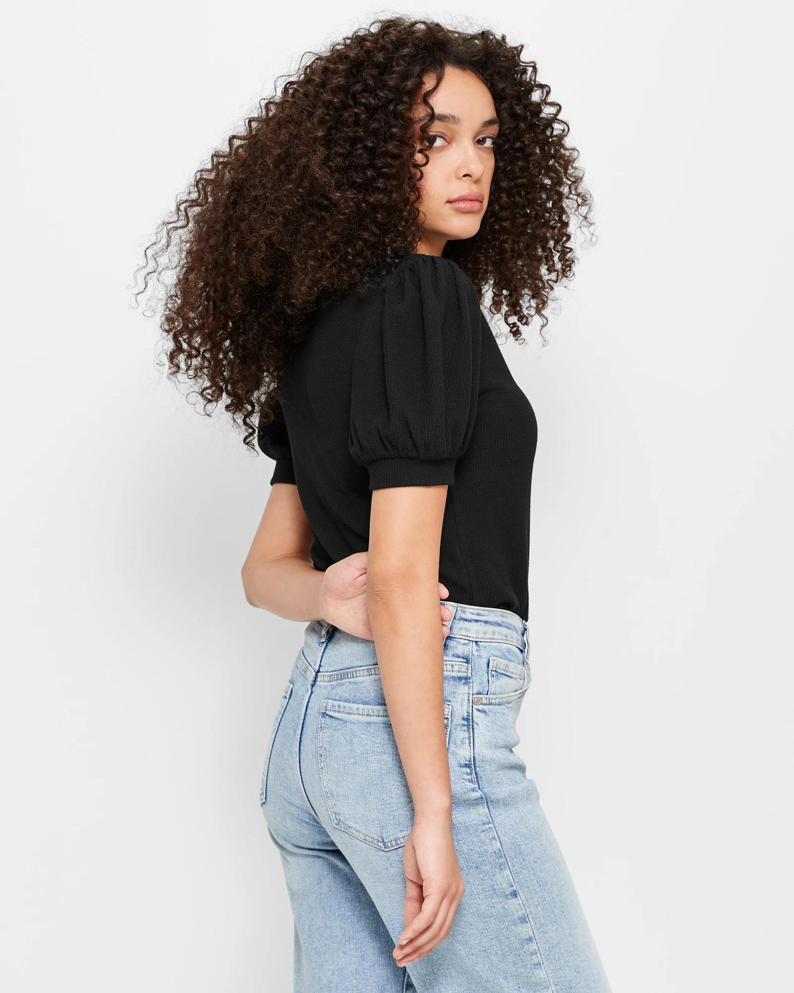 (取寄) シーシー レディース パフ スリーブ ティー ウィズ タイ CeCe women Puff Sleeve Tee With Tie Rich Black CeCe Puff Sleeve Square Neck Blouse Rich Black XS at Amazon