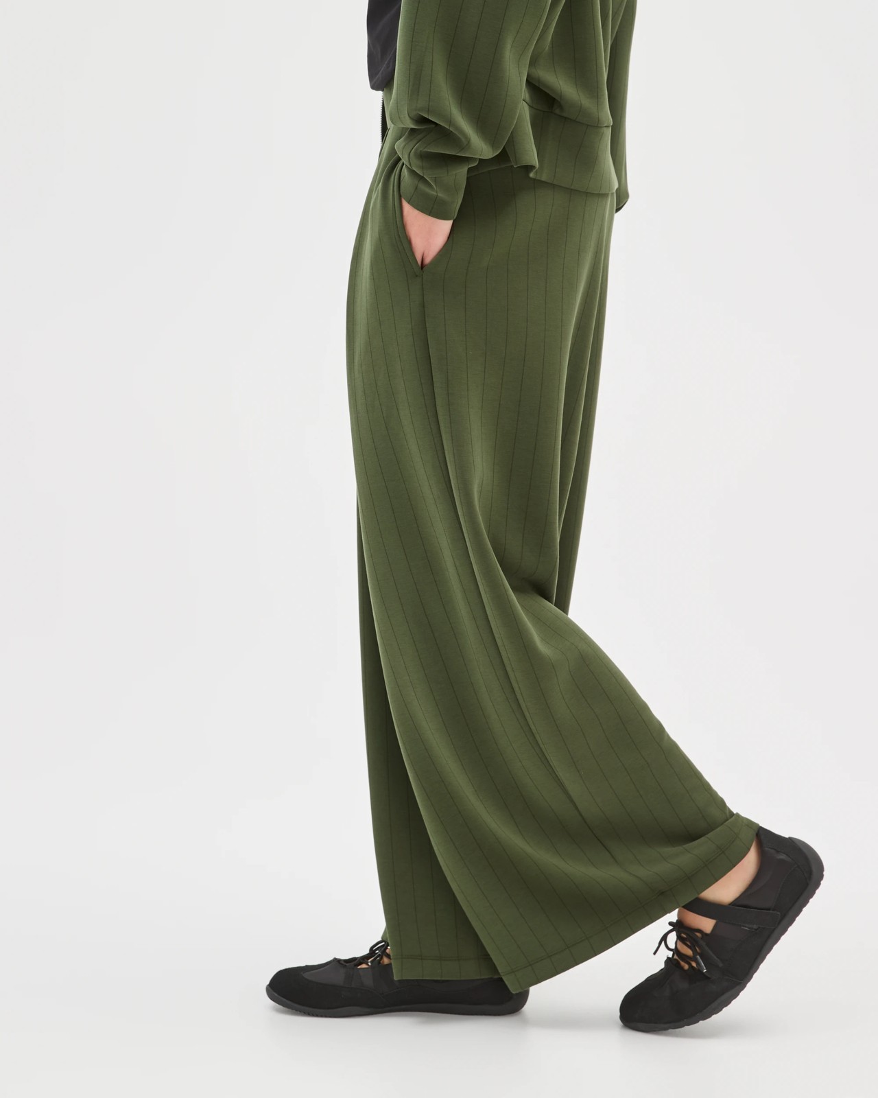 Active Movement Pleat Front Wide Leg Pants - Olive 5 of 5