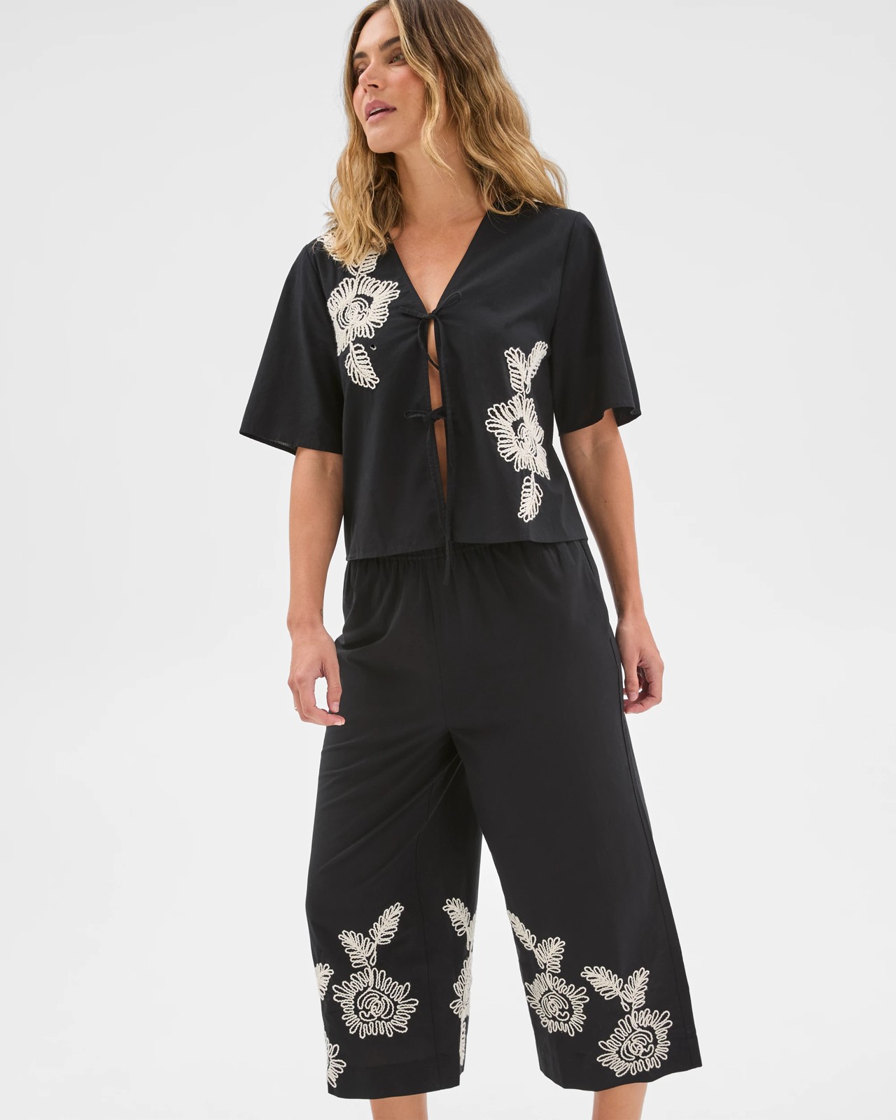 Resort Embroidered Detail Pants 2 of 6