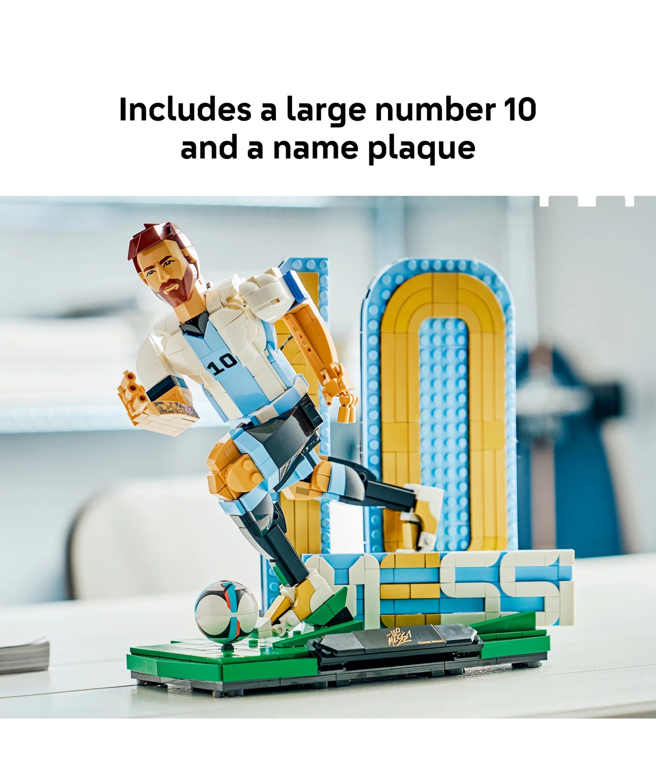 LEGO® Editions Football Lionel Messi – Football Legend 4 of 5