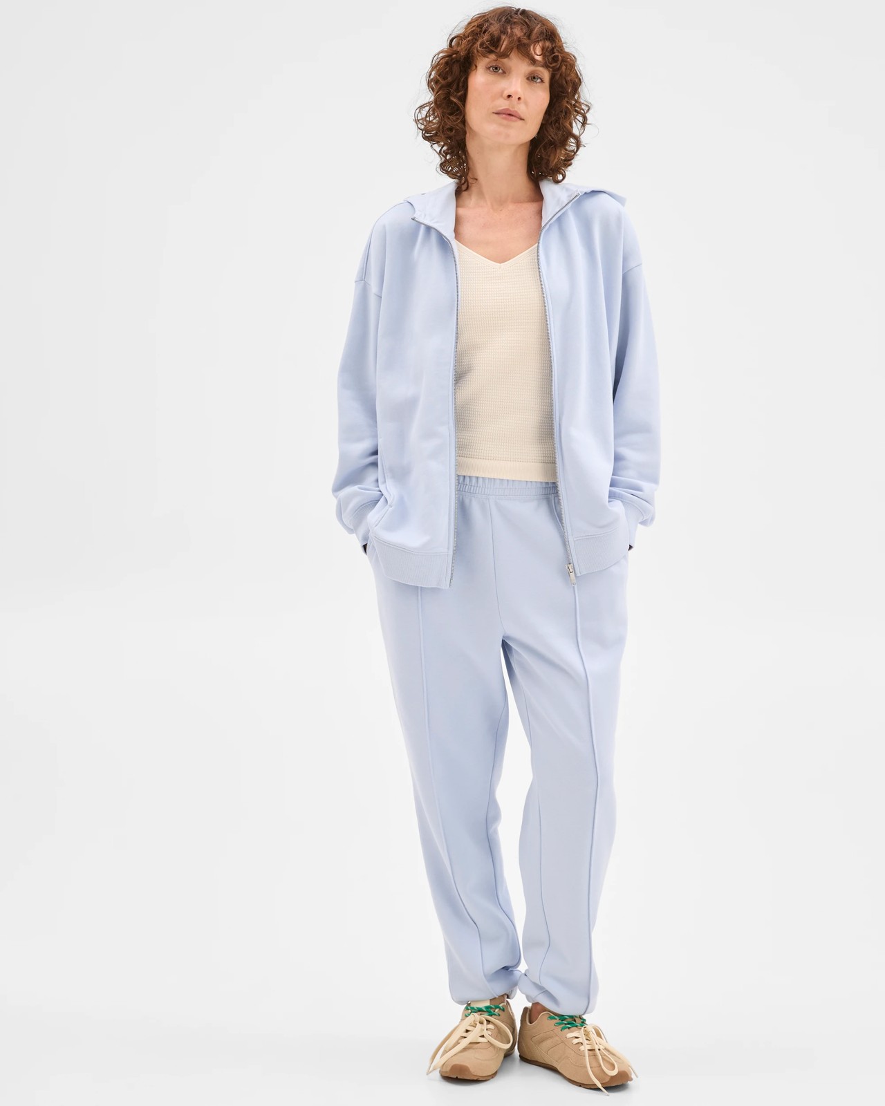 230_72402368_1+230T7240