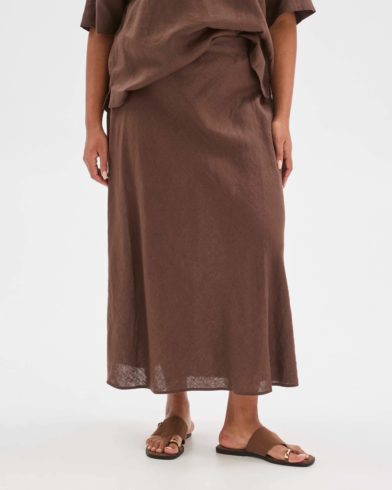Plus Size European Linen Seam Detail Midi Skirt 3 of 5