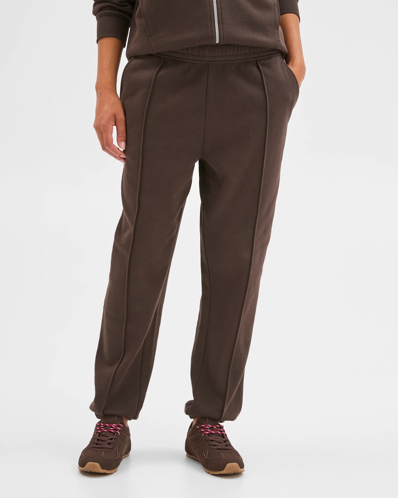 230_72083093_2+230T7208