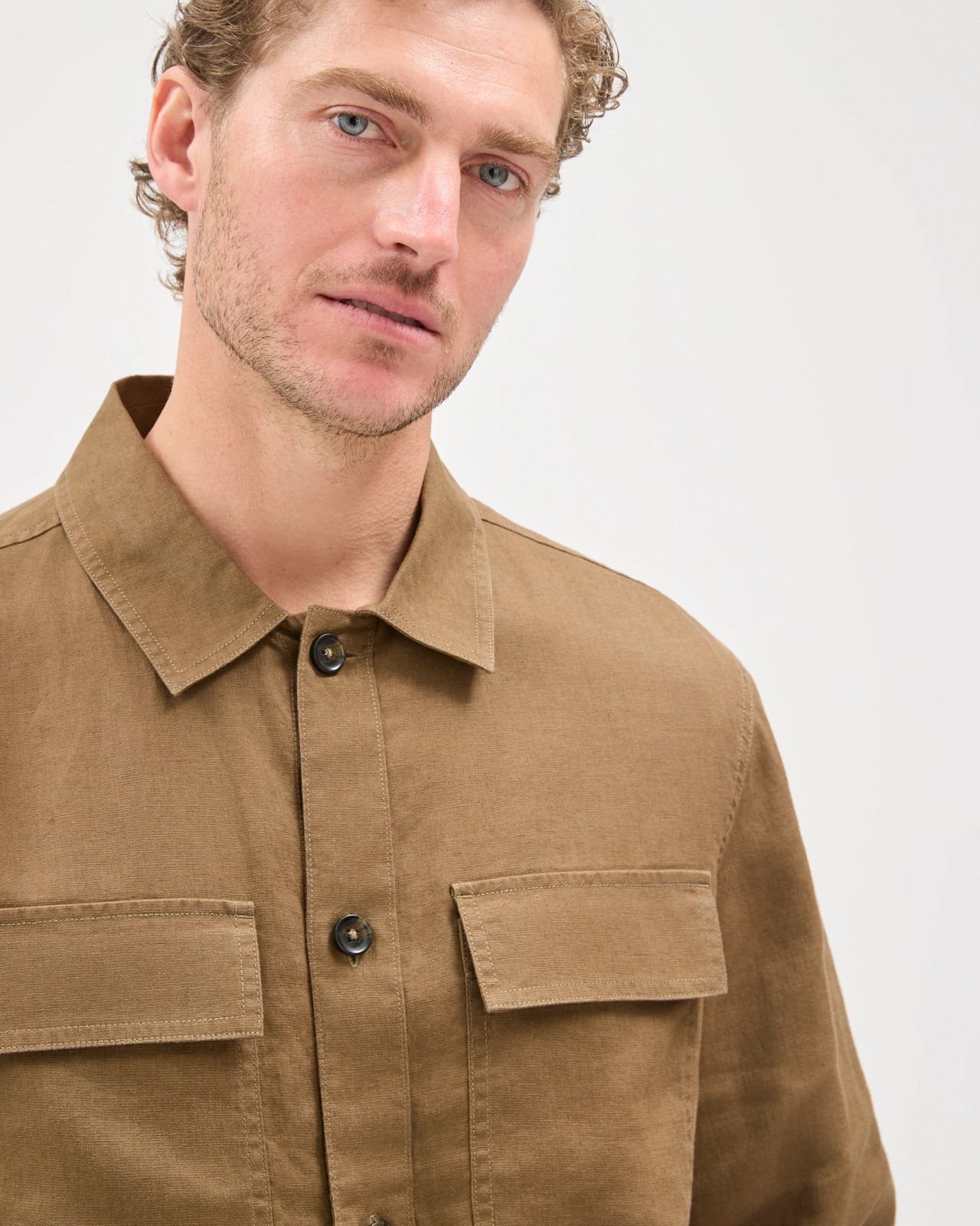 European Linen Long Sleeve Oversized Overshirt - Capers 3 of 5