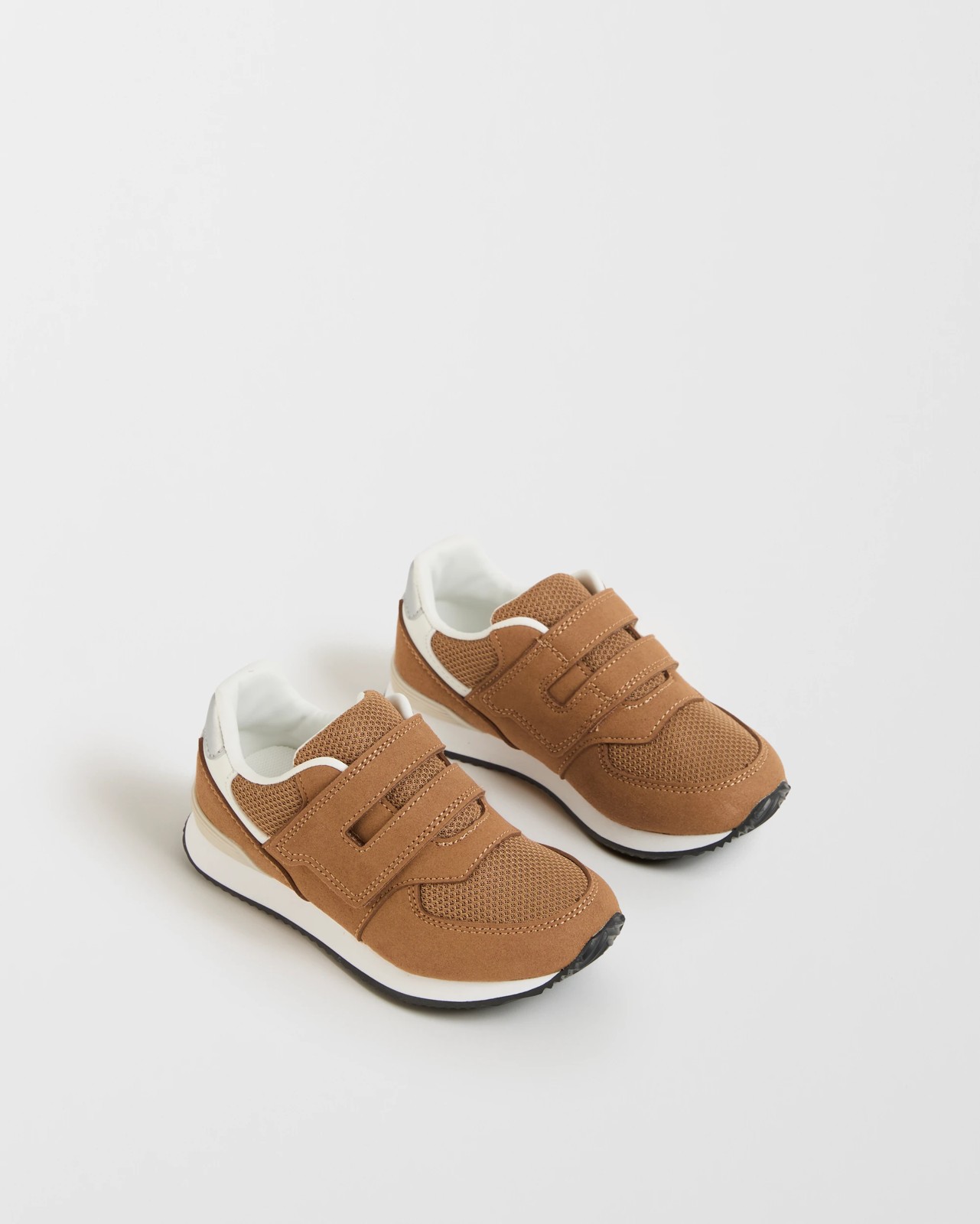 Sporty Runners - Natural 2 of 3
