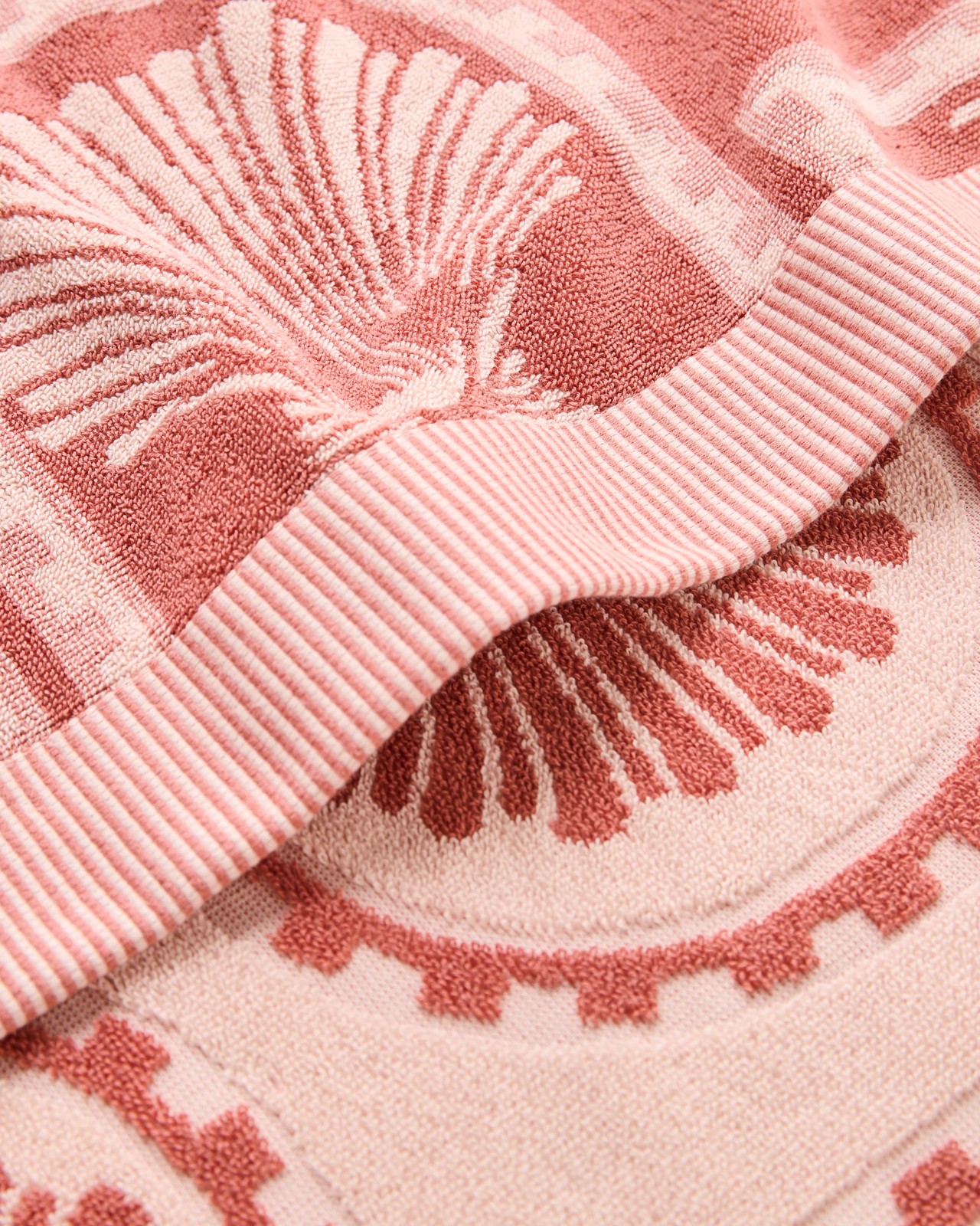 590_71573960_2+590T7157