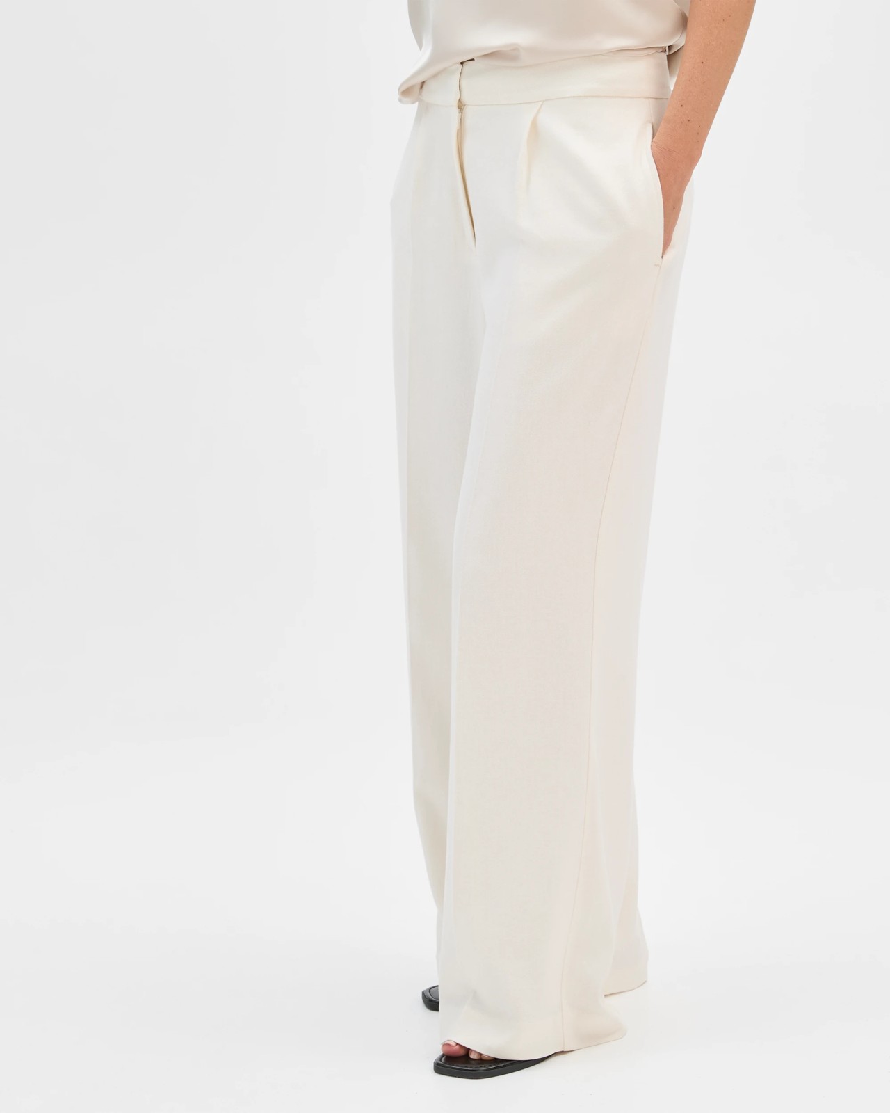 Preview Tailored Wide Leg Pants - Cloud Dancer 4 of 5