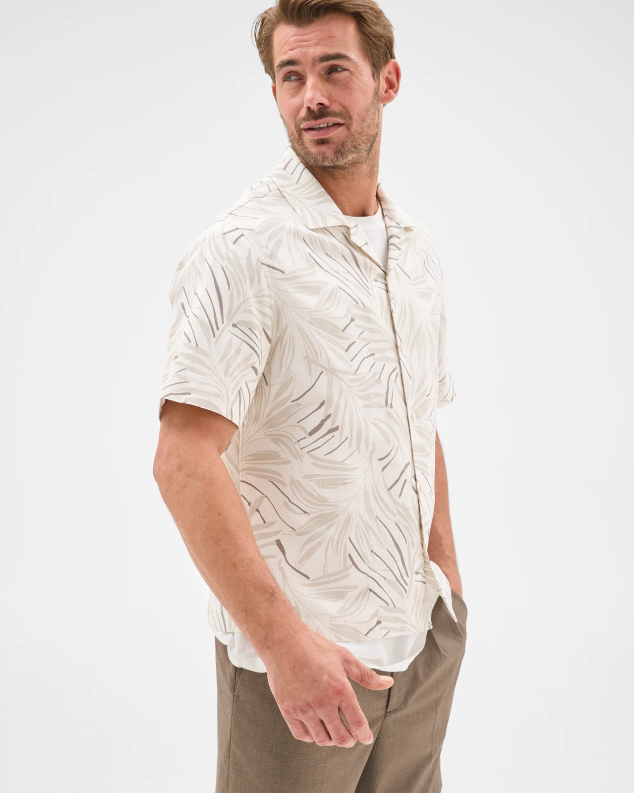 Preview Relaxed Fit Tailored Shorts - Taupe 4 of 5