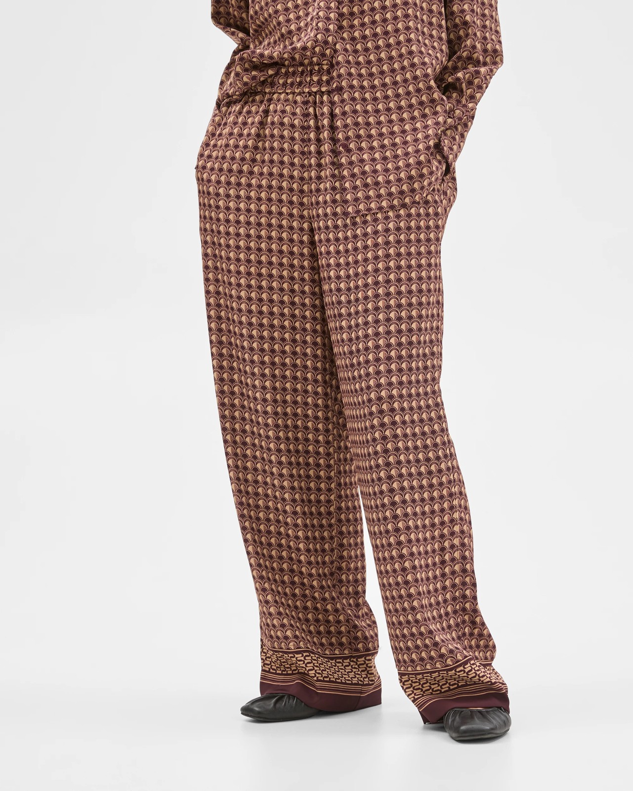 Preview Elastic Waist Wide Leg Pants 3 of 6