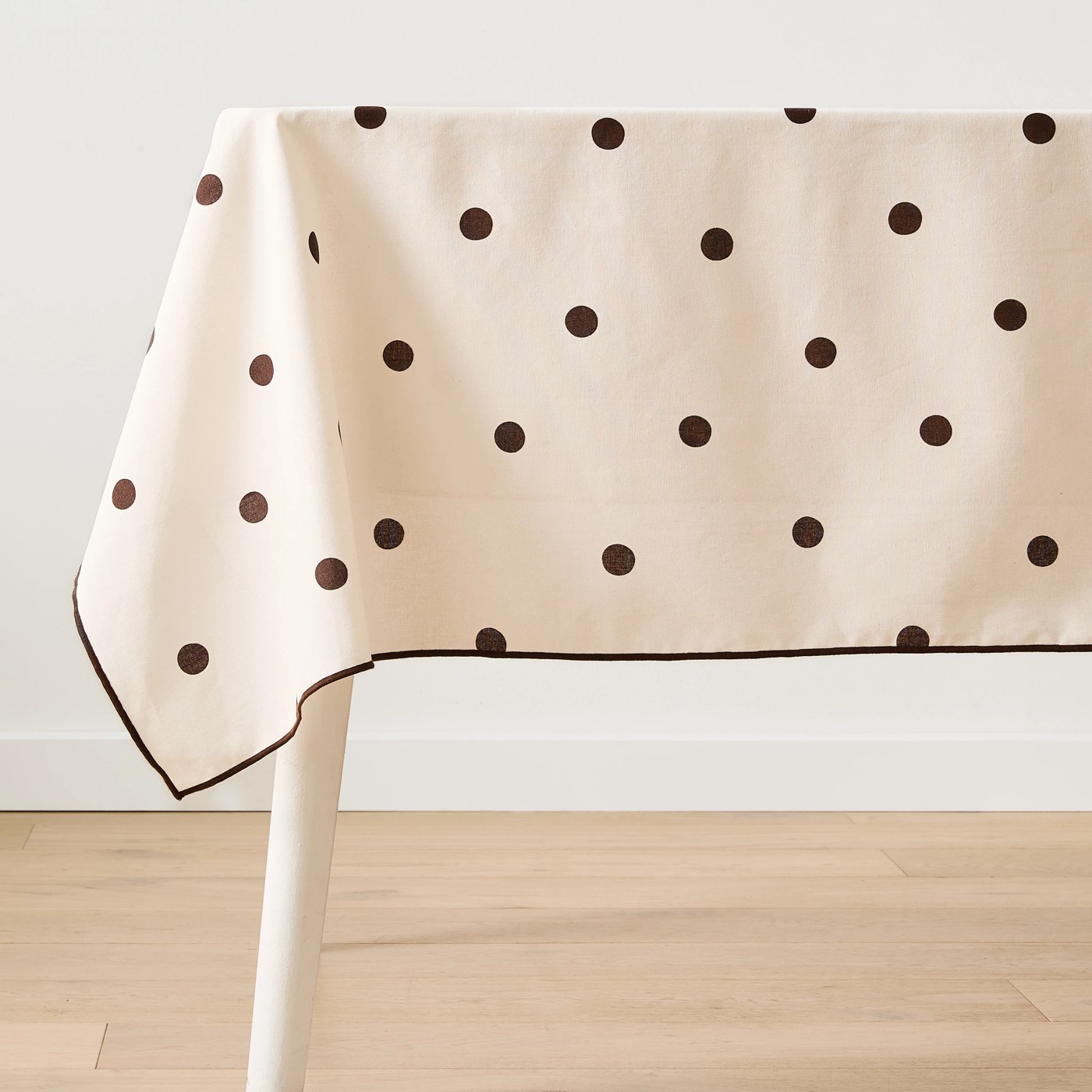 Anko Polka Dot Tablecloth 3 of 5