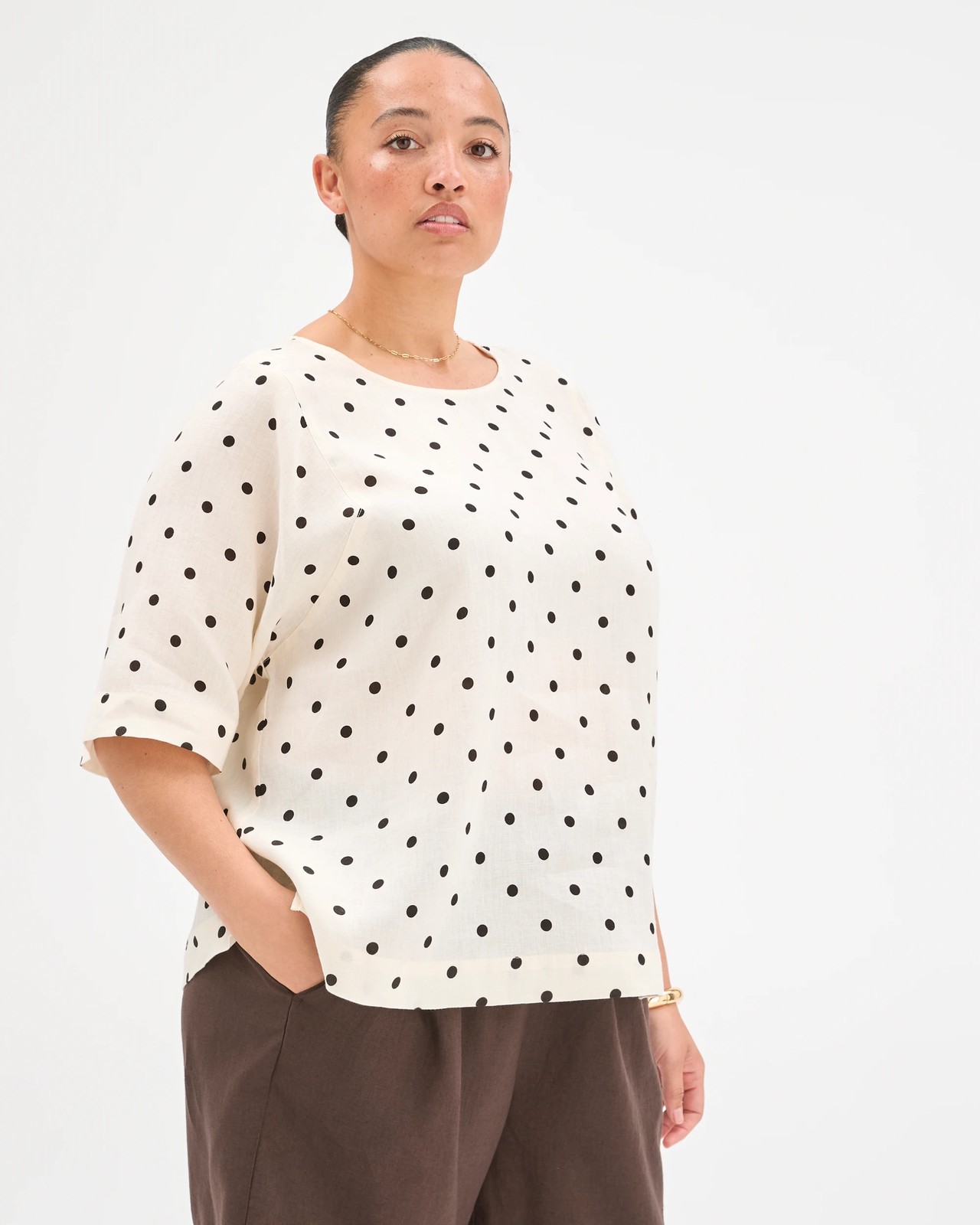 Plus Size European Linen Seam Detail T-Shirt - Spot Print 4 of 5