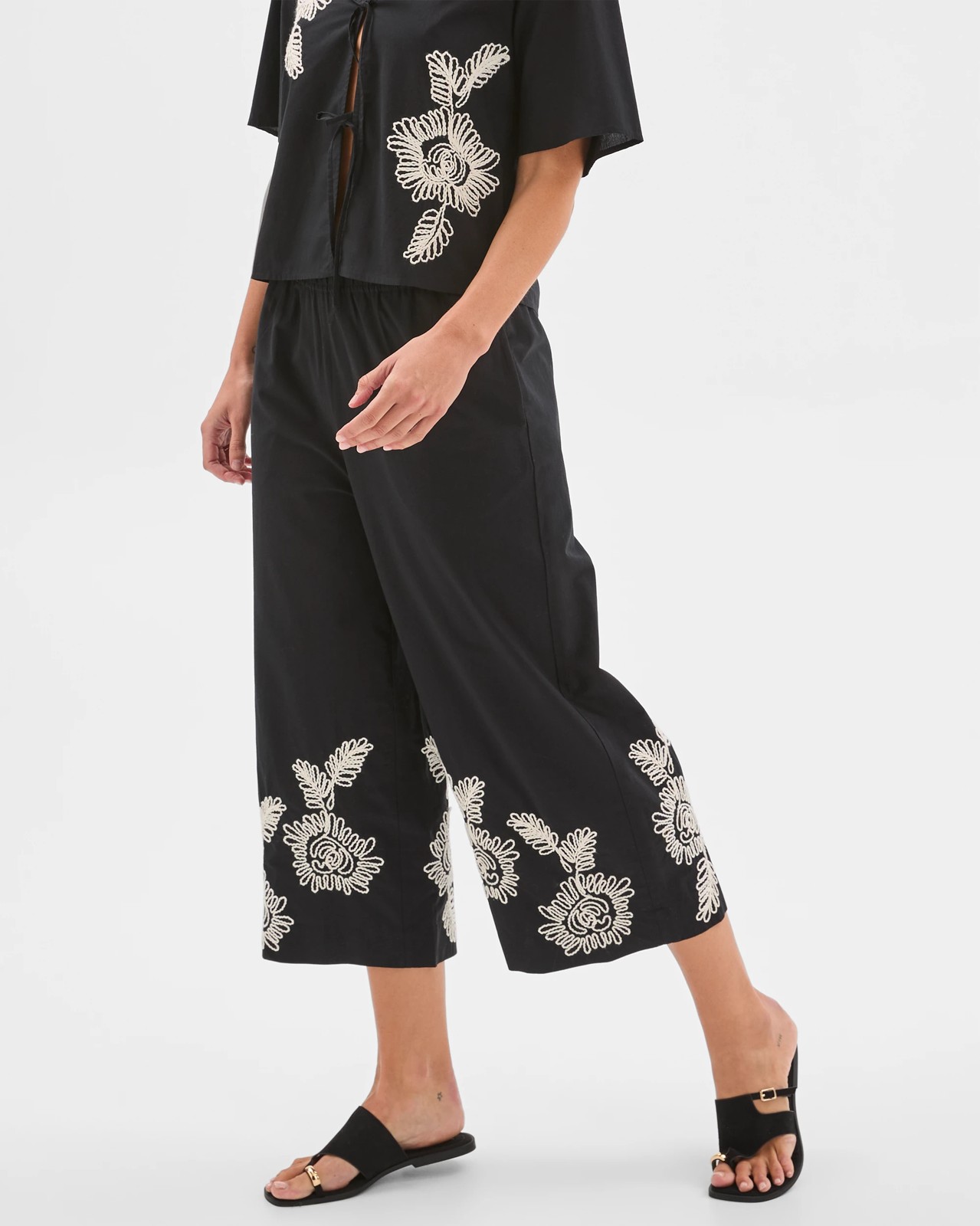 Resort Embroidered Detail Pants 3 of 6