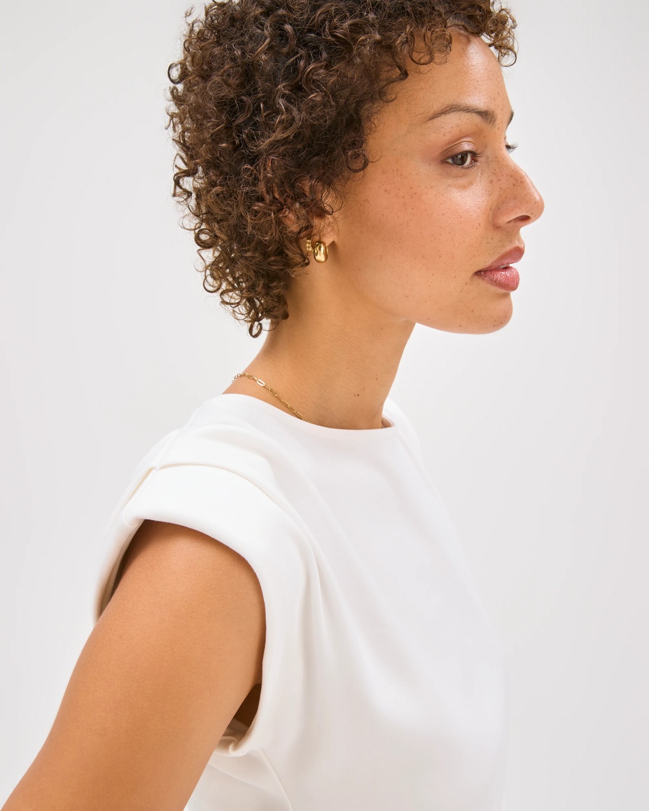 Preview Australian Cotton Sleeveless Shoulder Pad Tuck Detail Top - Cloud Dancer 5 of 6