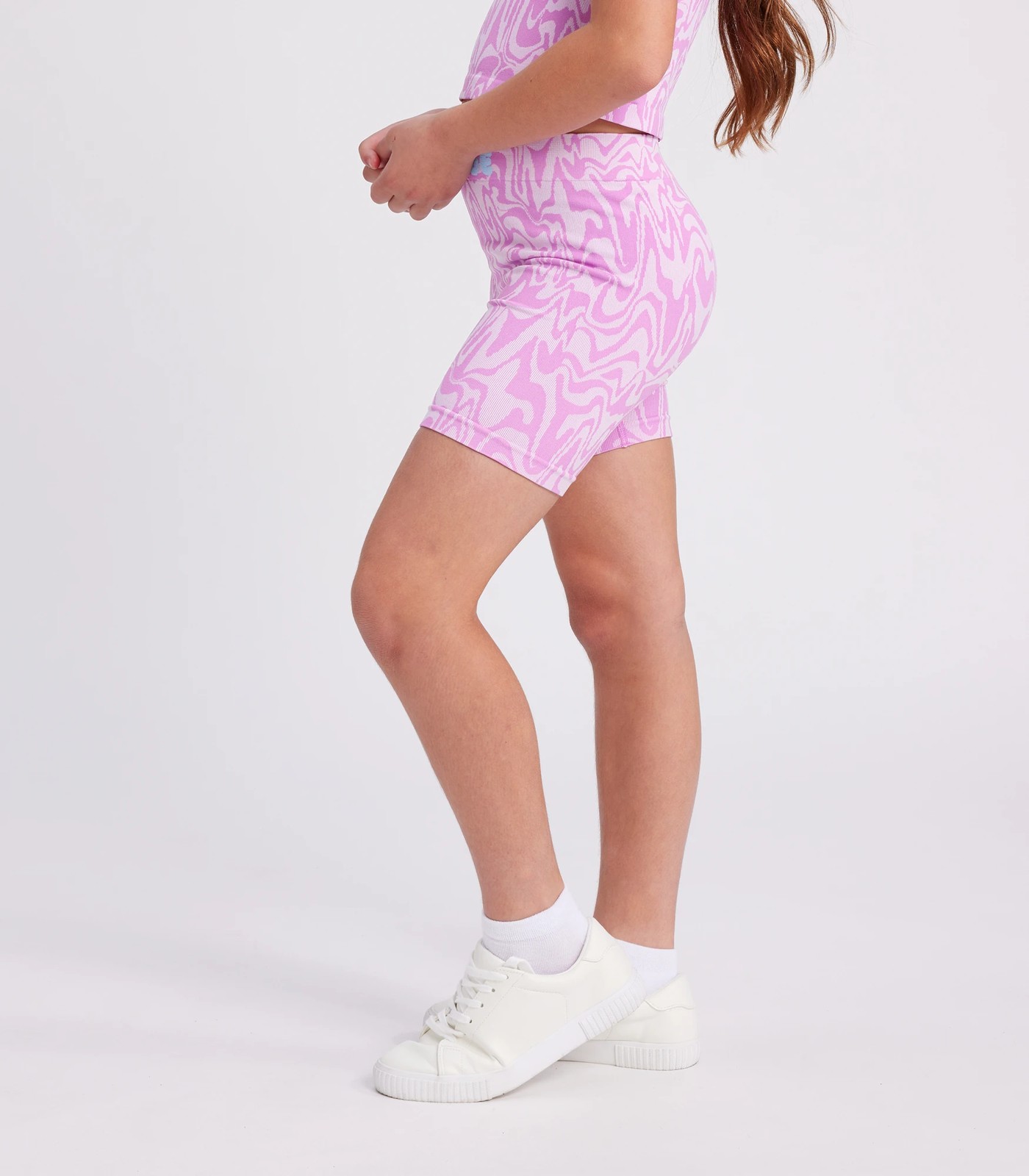 68433048-IMG-002