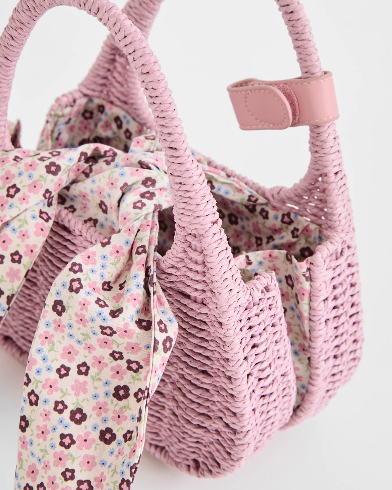 160_72242452_2+160T7224