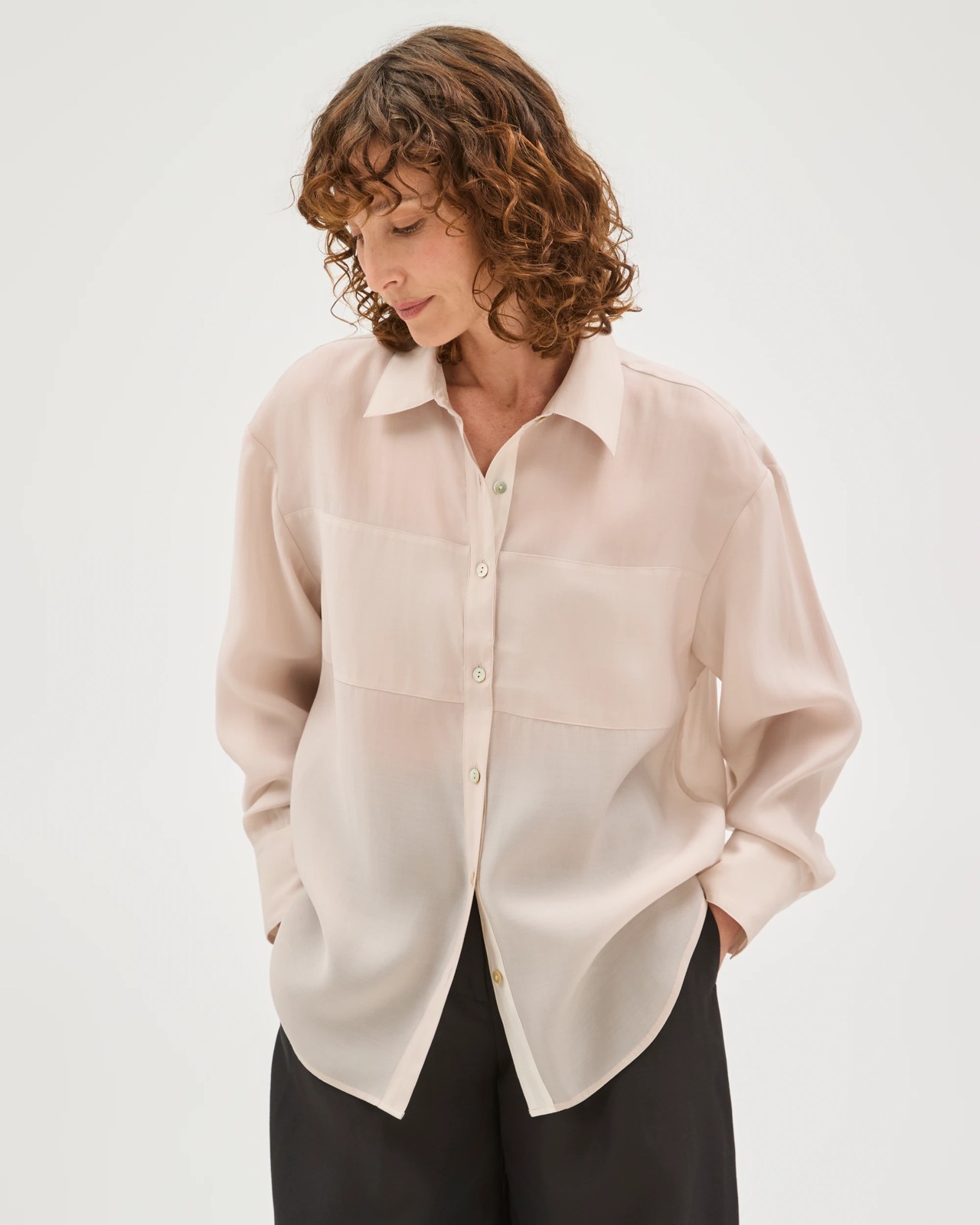 Preview Evelyn Contrast Detail Shirt - Soft Pearl 5 of 5