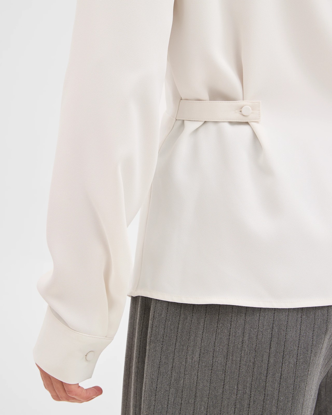 Preview Gathered Front Shirt - Cloud Dancer 5 of 5