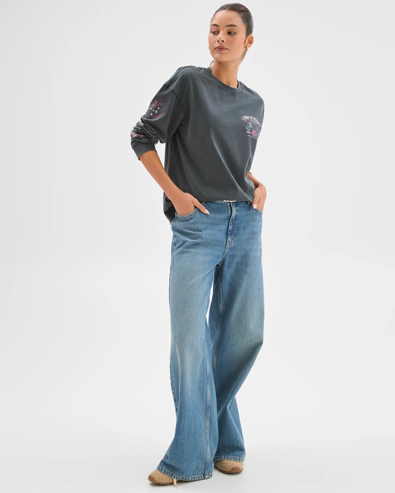 Lily Loves Relaxed Long Sleeve T-Shirt 4 of 5