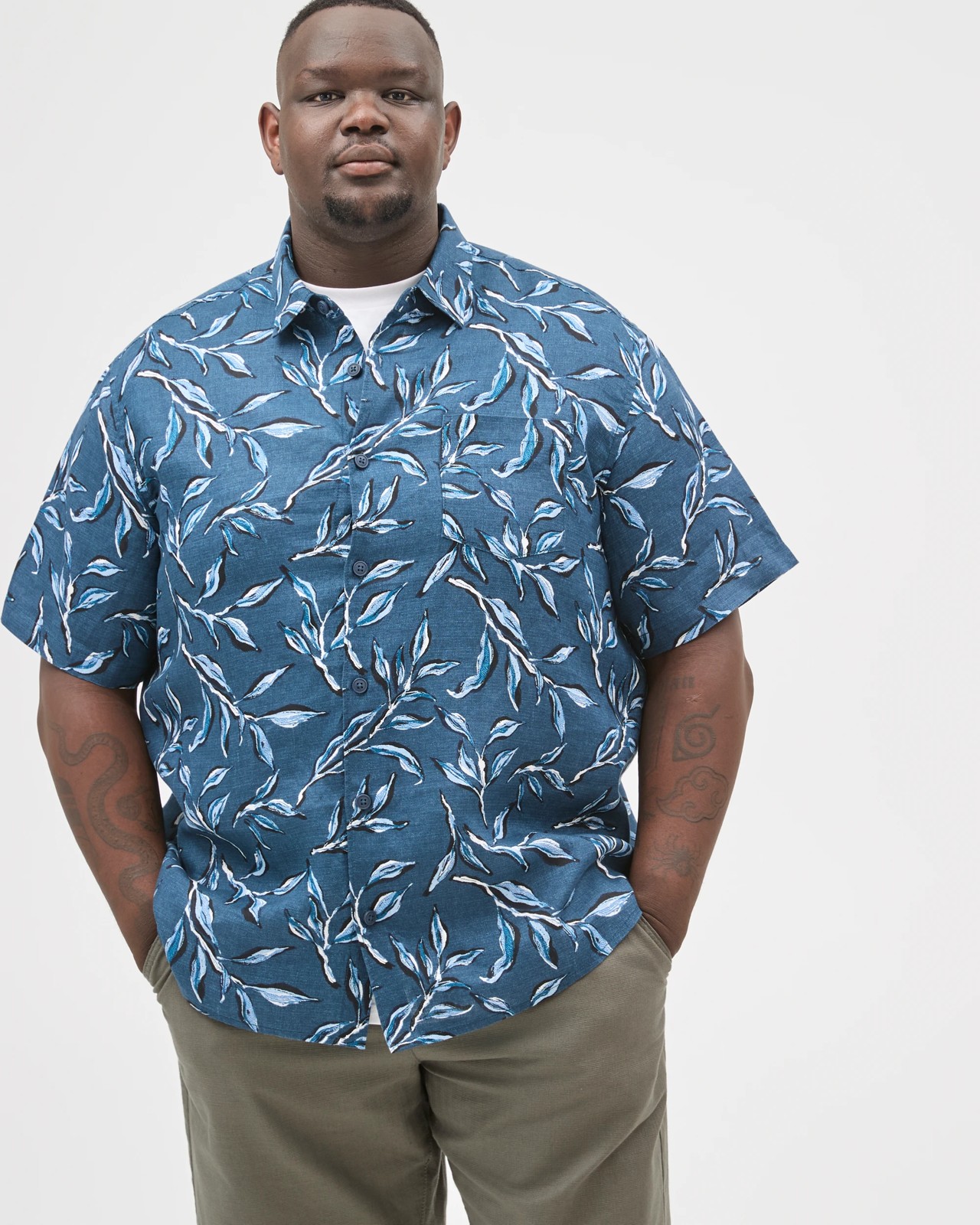 Plus Size European Linen Short Sleeve Print Shirt 3 of 5