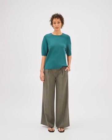 Preview Lantern Short Sleeve Crepe Knit Top