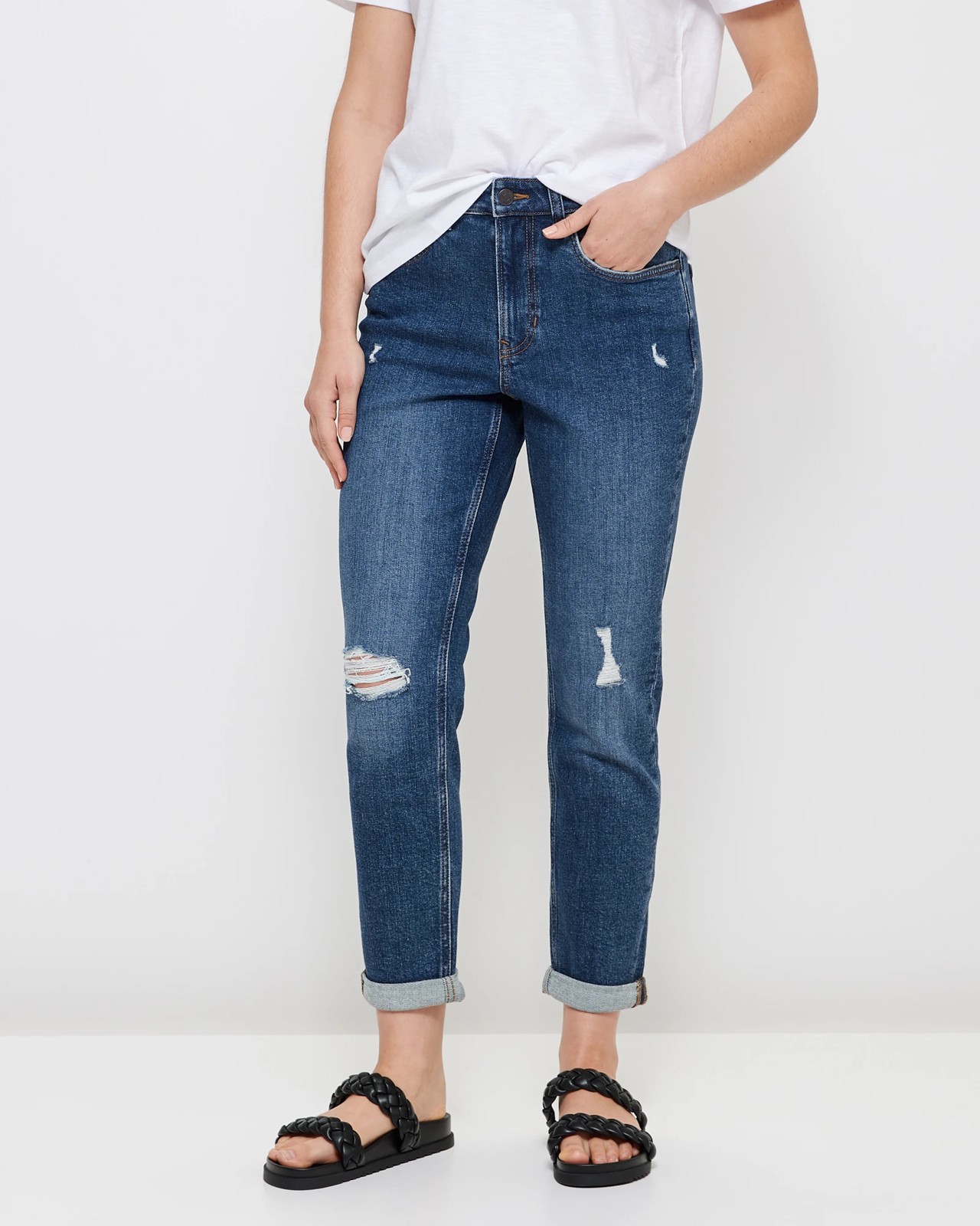 Tash Mid Rise Ankle Length Girlfriend Jeans