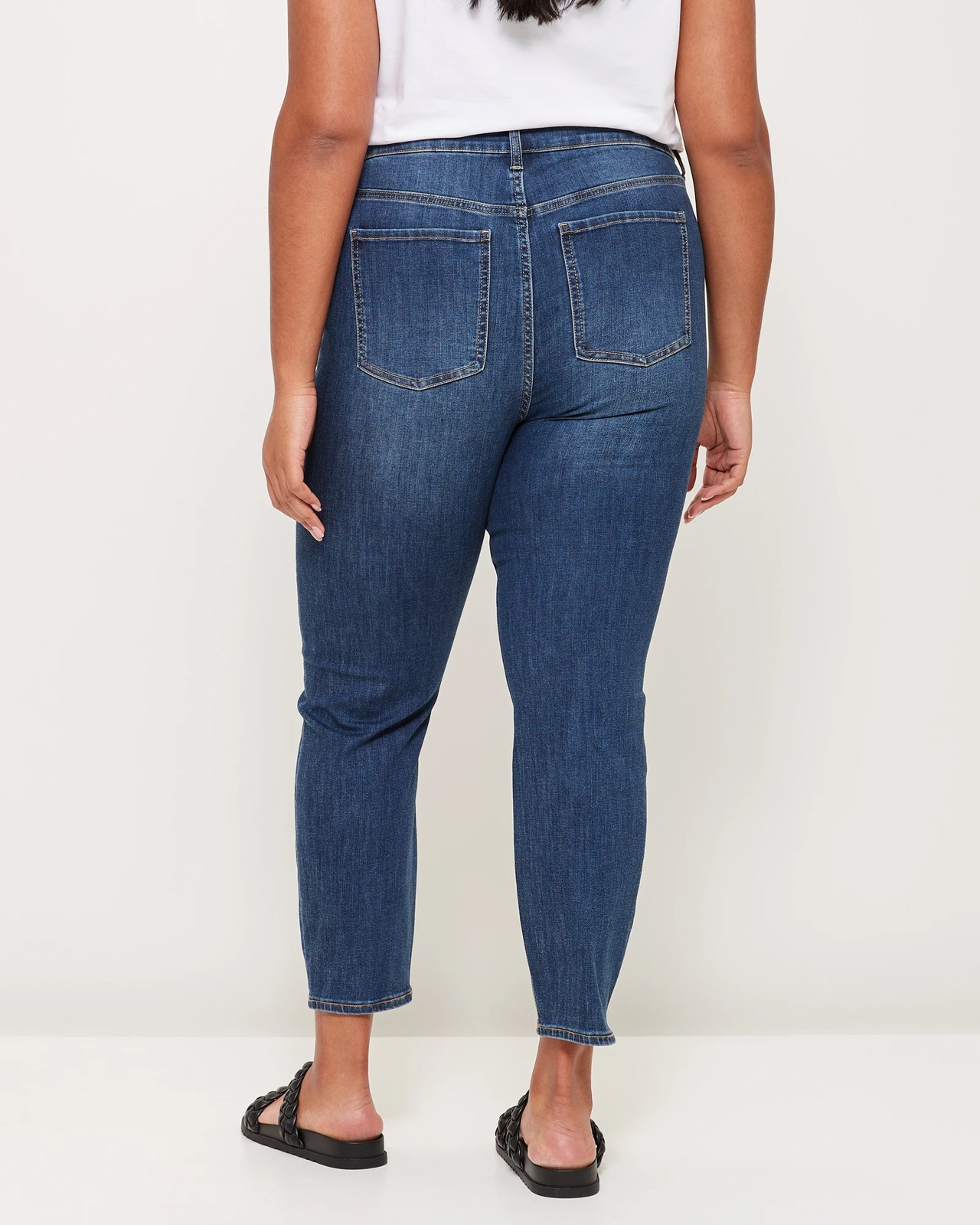 Curve apparel jeans fashion