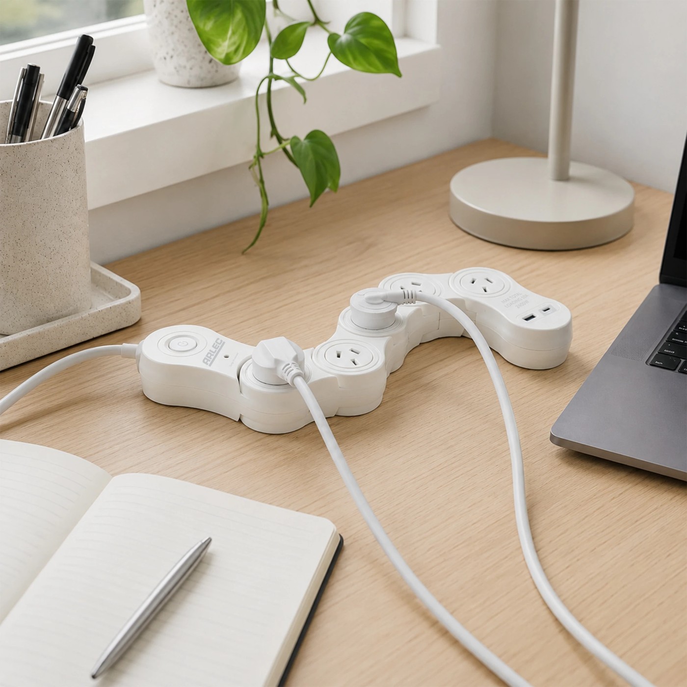 Arlec 5 Outlet Foldable Snake Powerboard with USB-A and USB-C 3 of 3