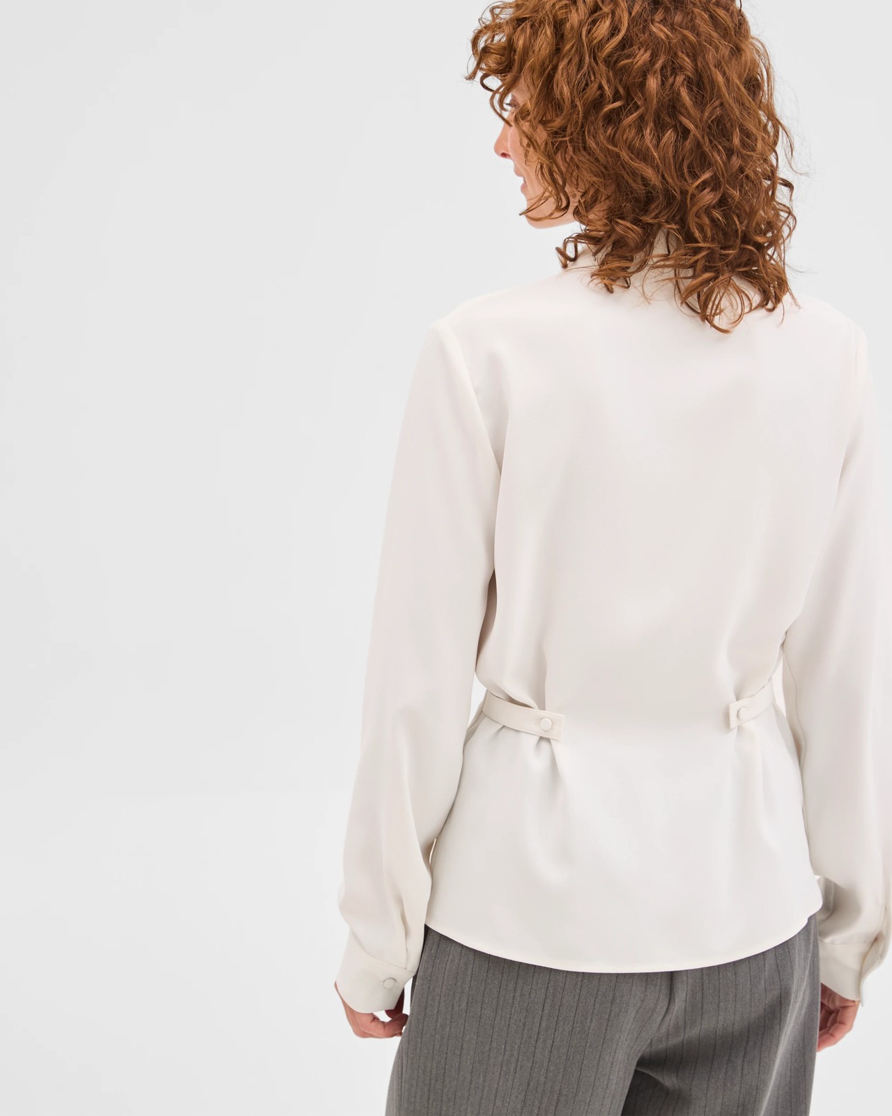 Preview Gathered Front Shirt - Cloud Dancer 4 of 5