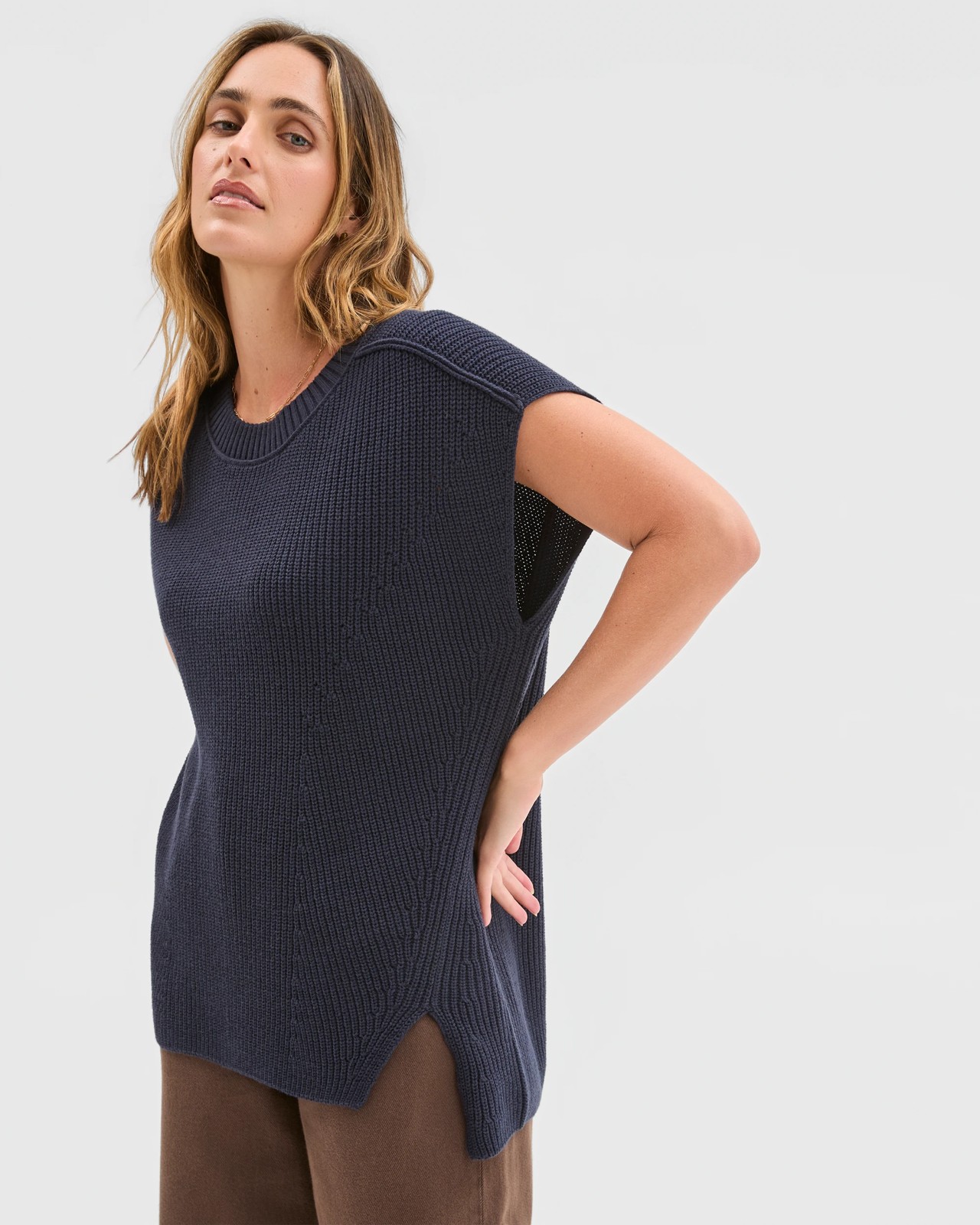 220_72081044_3+220T7208