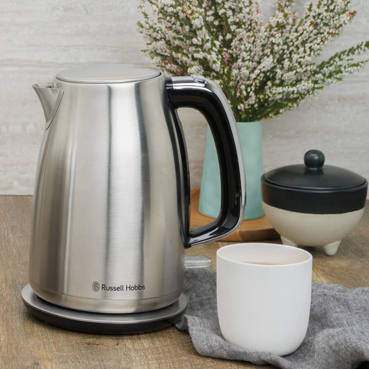 Russell Hobbs Carlton Kettle - Brushed 4 of 5