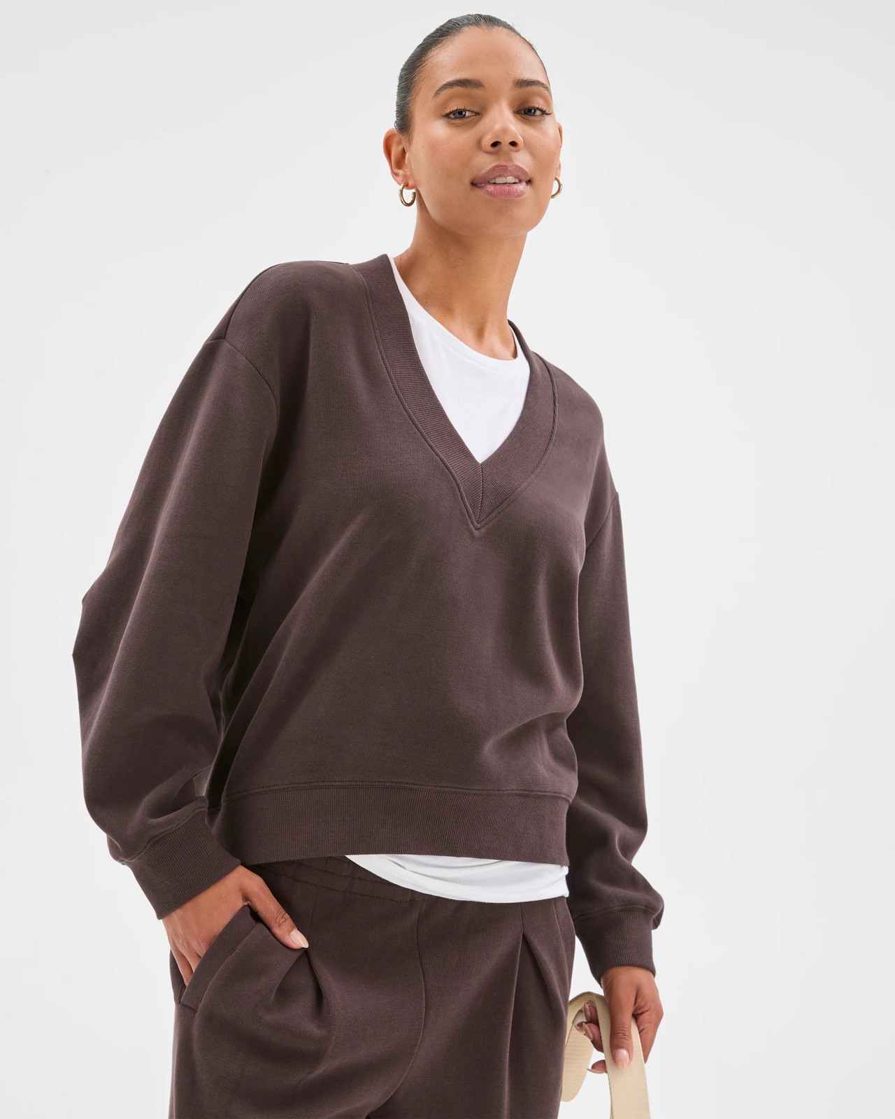 Active Australian Cotton Blend Sueded Rib V-Neck Jumper - Cocoa 4 of 6