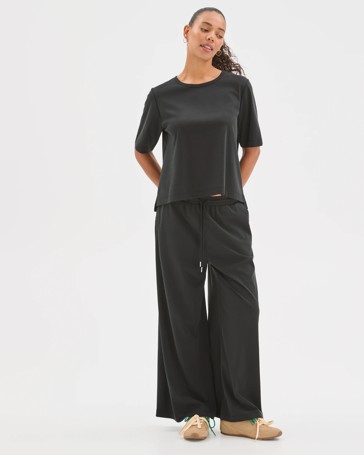 Relaxed Wide Leg Drape Pants