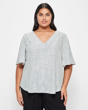 Plus Size Linen Blend V-Neck Top