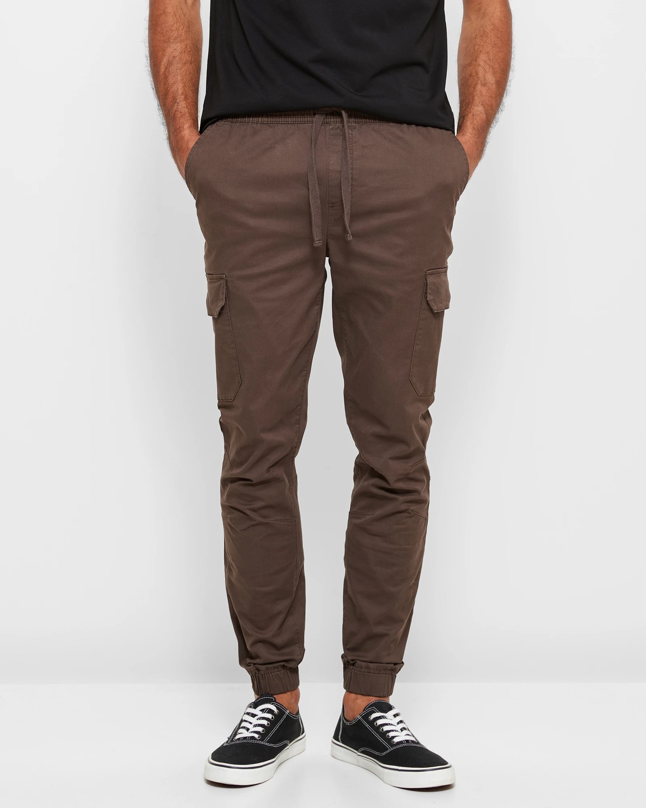 Brown MAN Jogger Chino Pants 2793270 | DeFacto