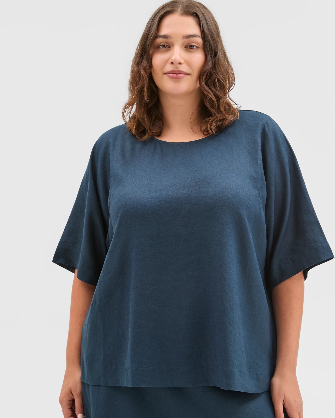 Plus Size European Linen Short Sleeve Seam Detail Top 3 of 5