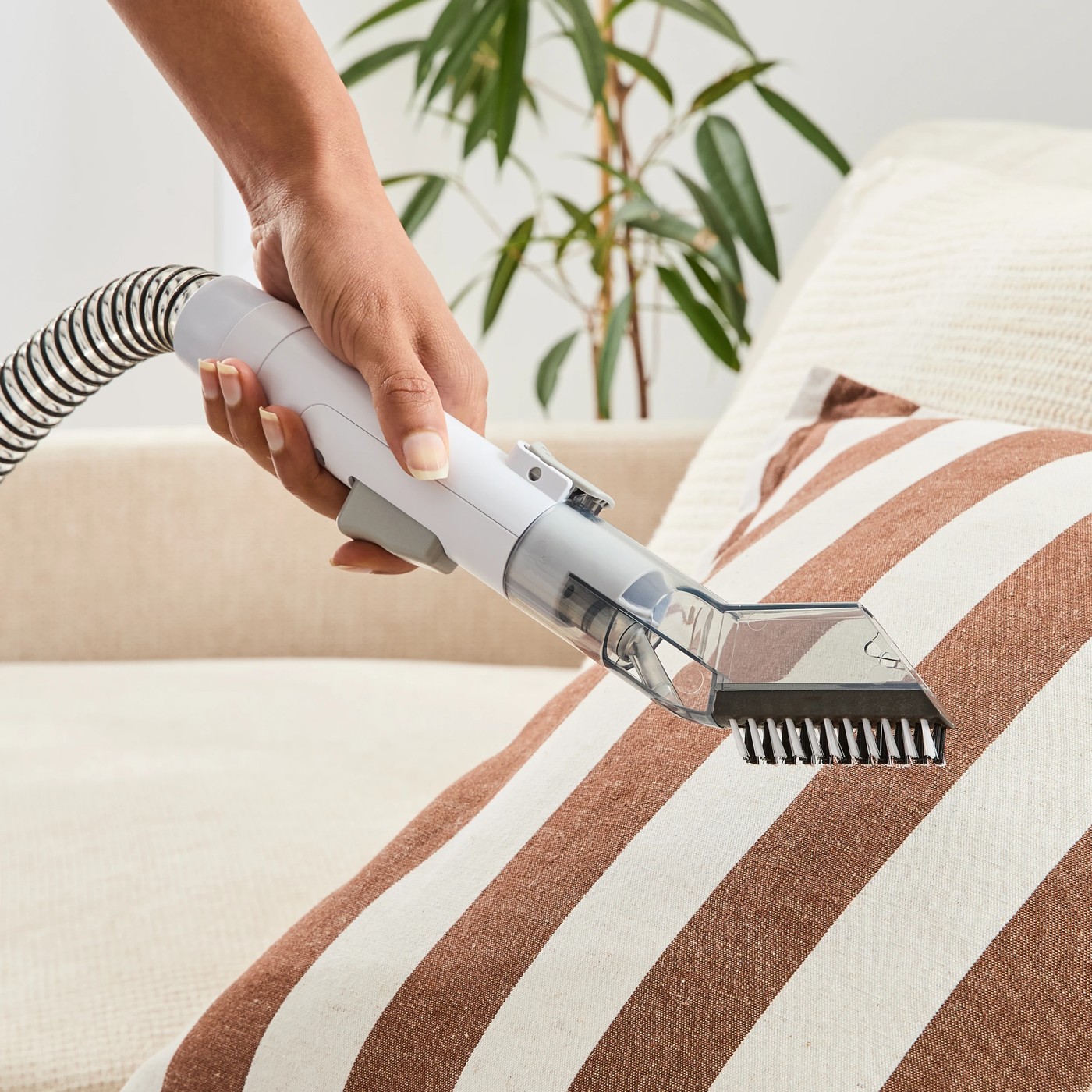 Anko Compact Spot Cleaner - White and Grey 3 of 6