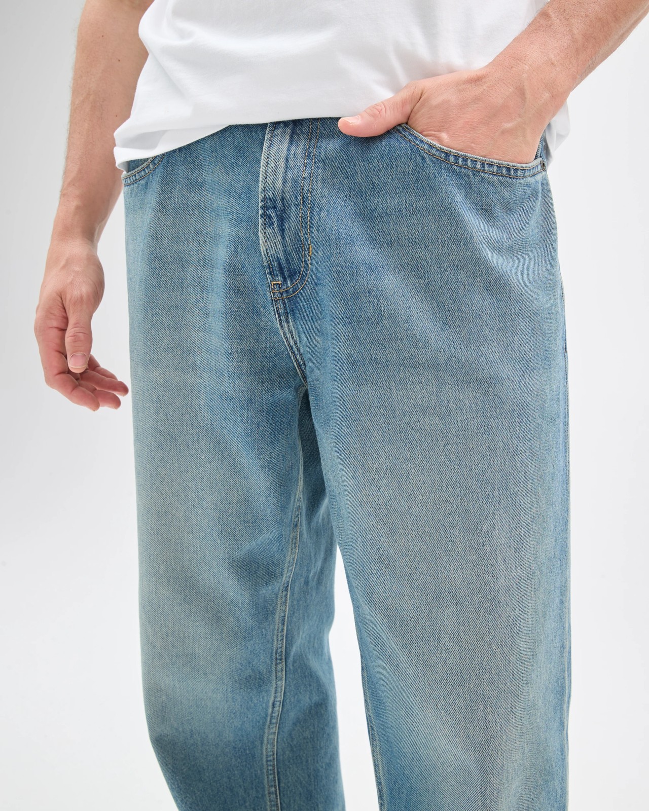 Relaxed Straight Fit Denim Jeans - Vintage Mid Wash 4 of 6
