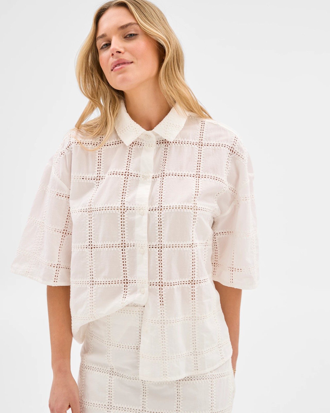 250_71568249_3+250T7156