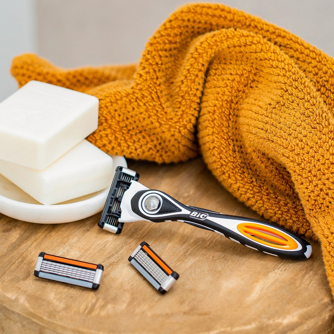 BIC Flex 5 Hybrid Men's 5-Blade Disposable Razor Shaving Kit 3 of 6