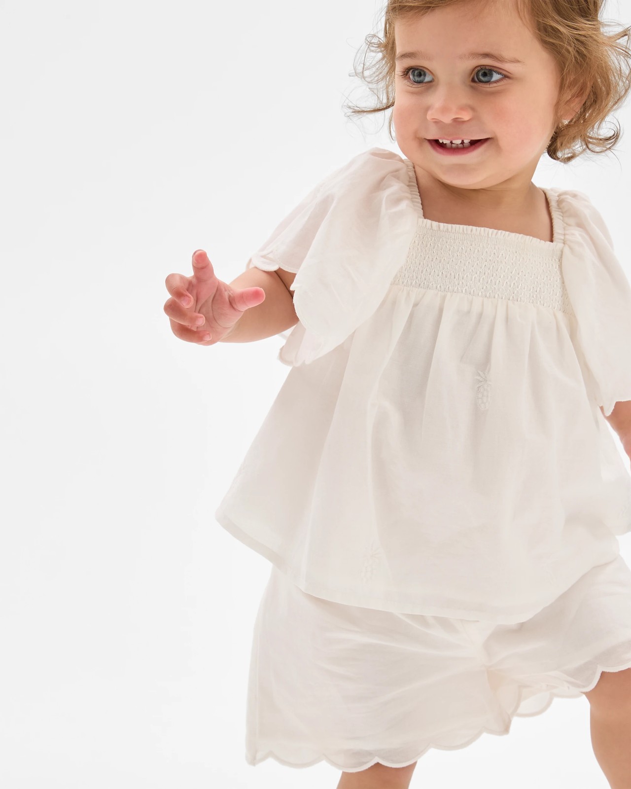 355_71824611_1+355T7182