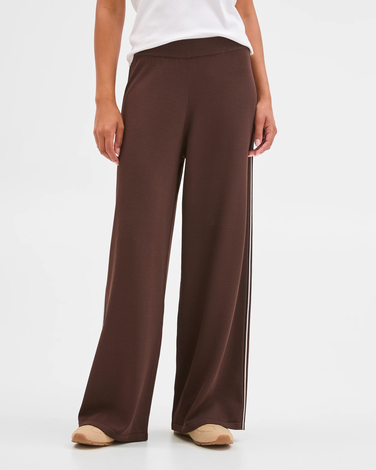 230_72096864_4+230T7209