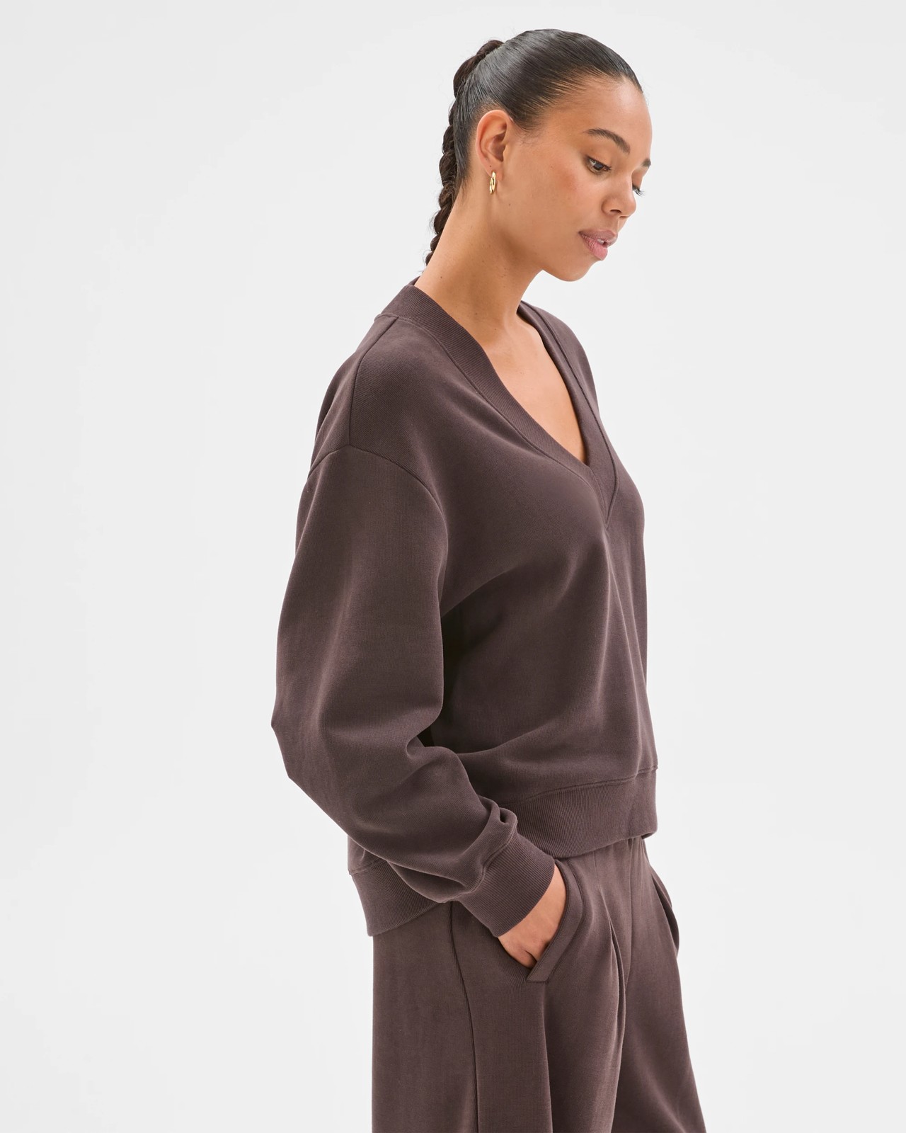 Active Australian Cotton Blend Sueded Rib V-Neck Jumper - Cocoa 5 of 6