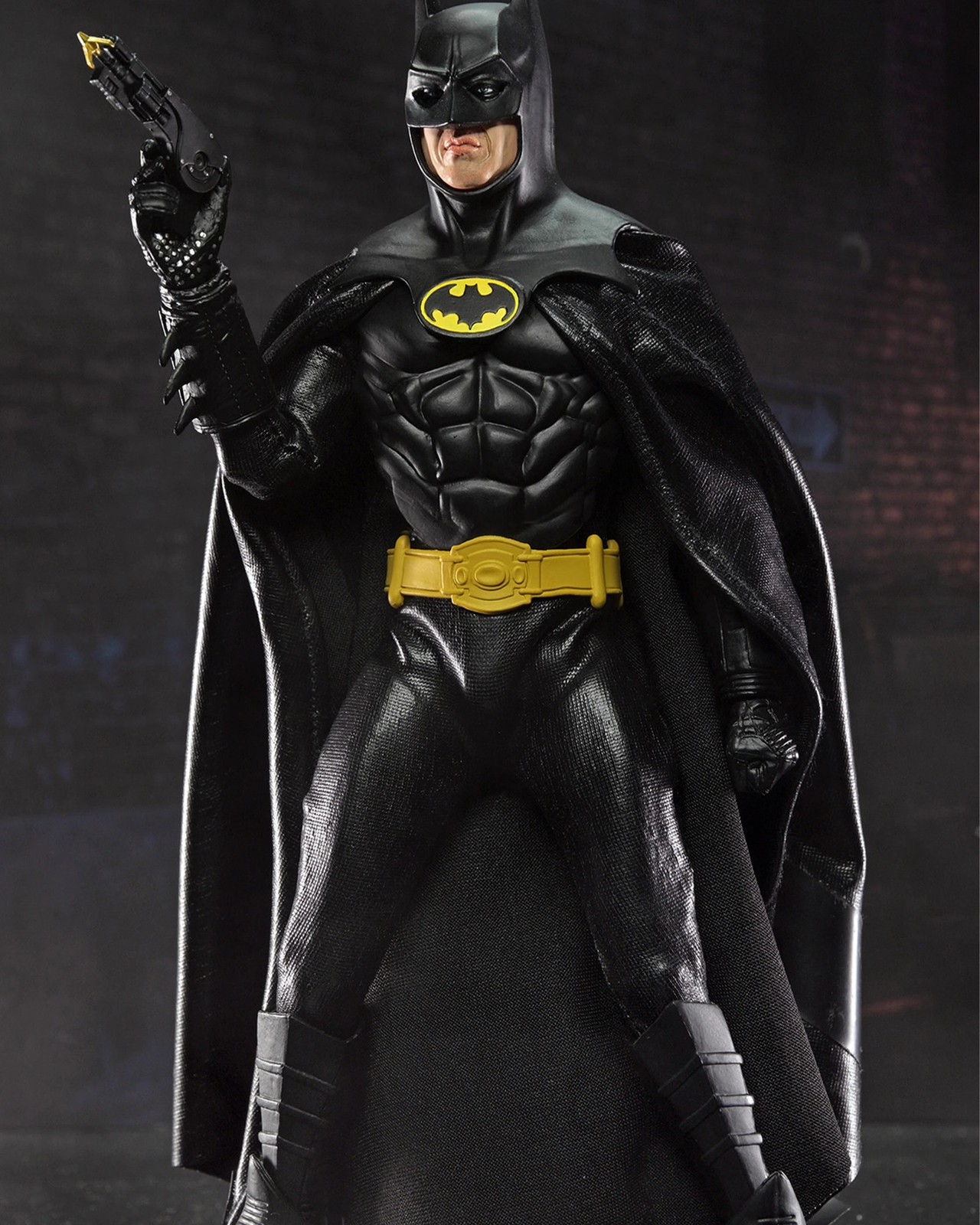 Neca DC Comics Batman (1989 Film) – 8 Inch Scale Clothed Action Figure 2 of 5