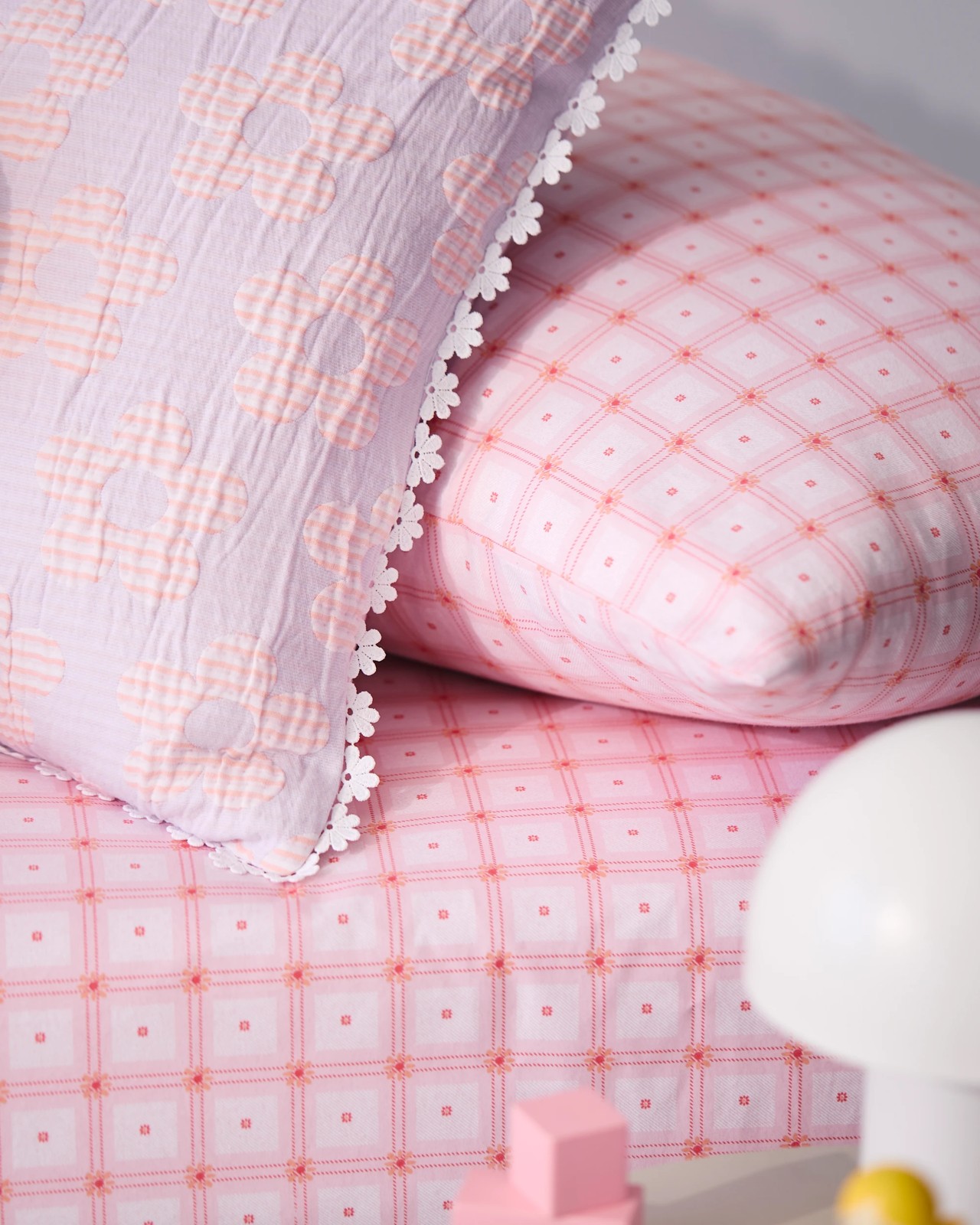 Kids Jasmin Textured Daisy Quilt Cover Set 5 of 6