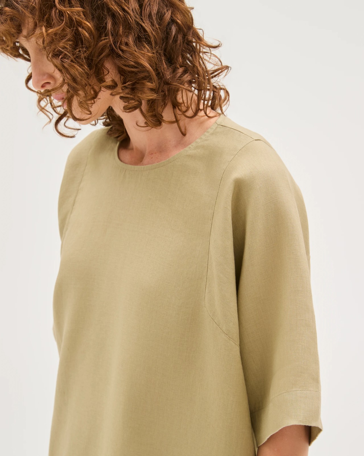 European Linen Boxy Seamed T-Shirt  - Crushed Leaf 4 of 6