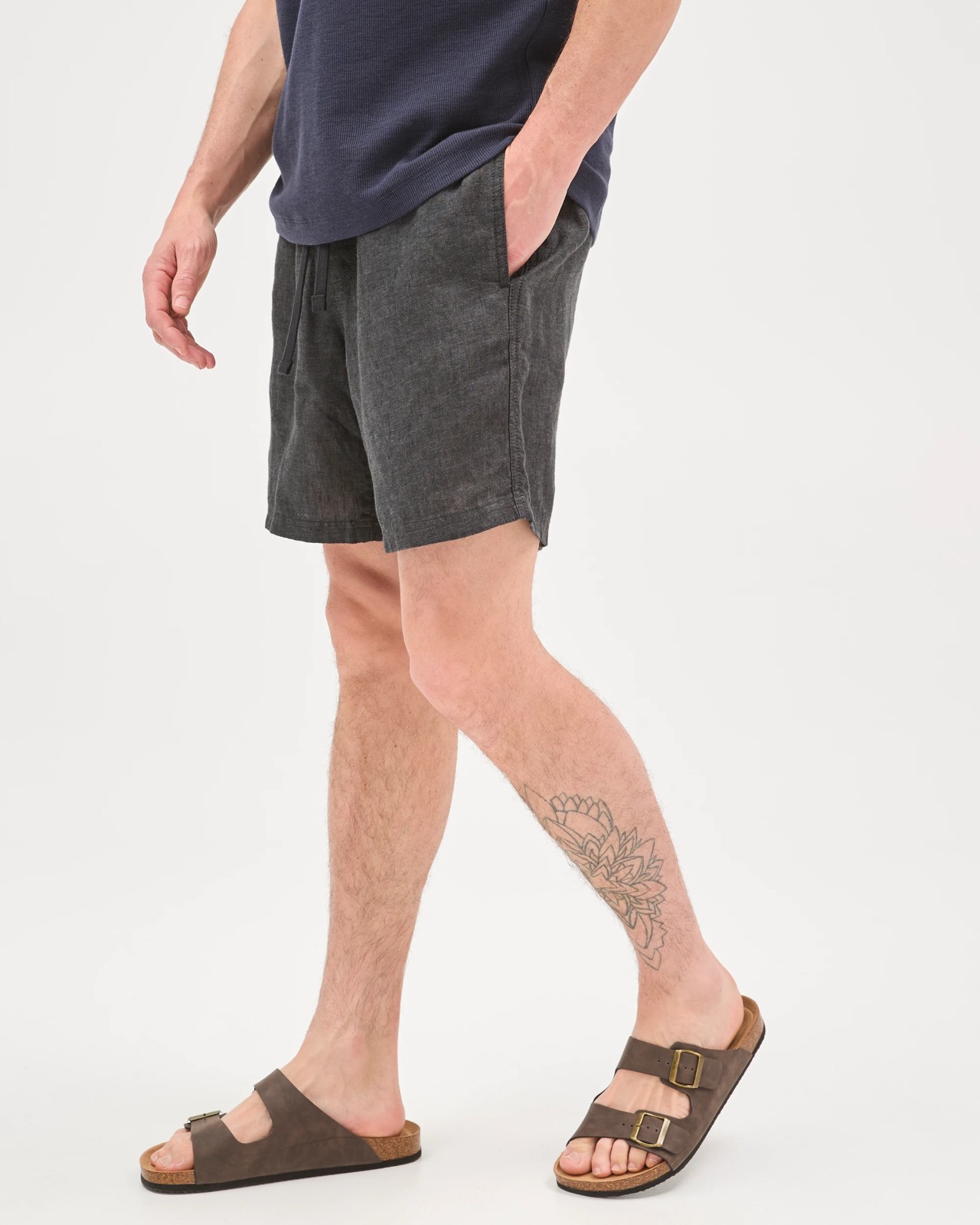 European Linen Shorts - Black 3 of 5