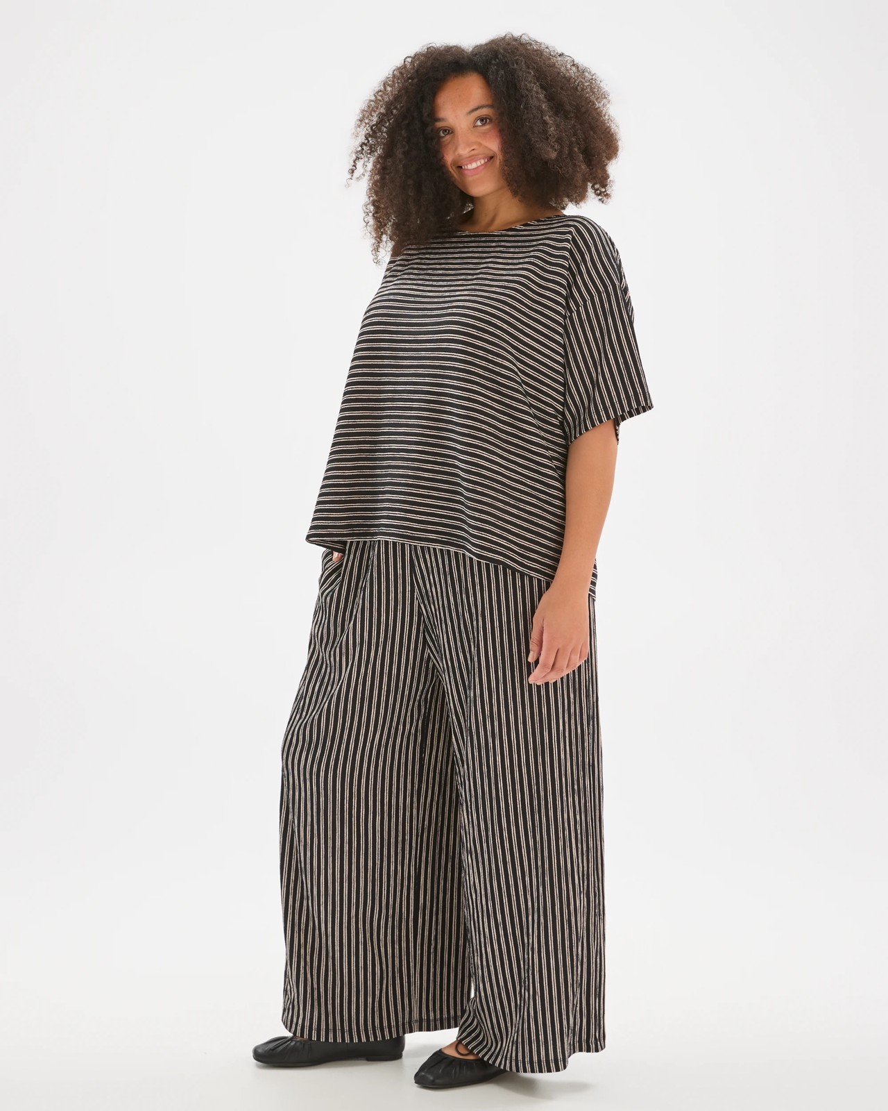 Plus Size Textured Wide Leg Knit Pants 3 of 5