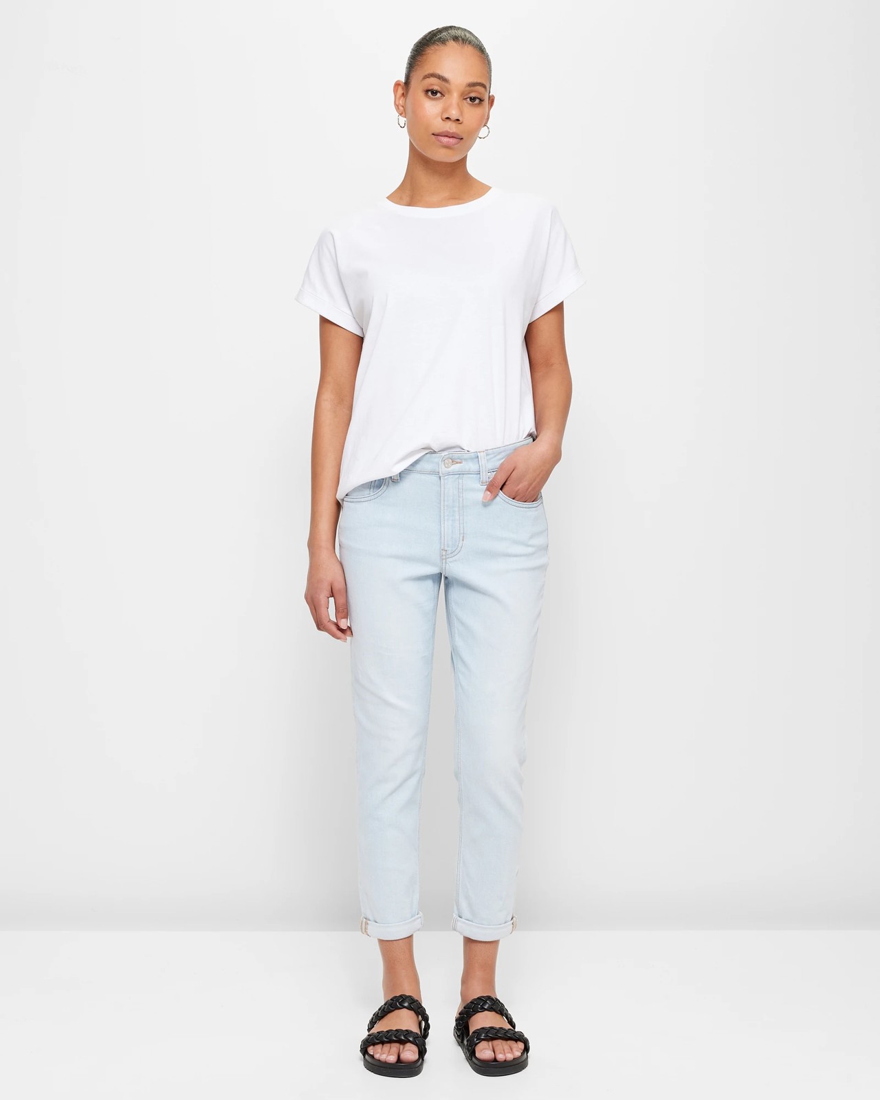 Tash Mid Rise Ankle Length Girlfriend Jeans