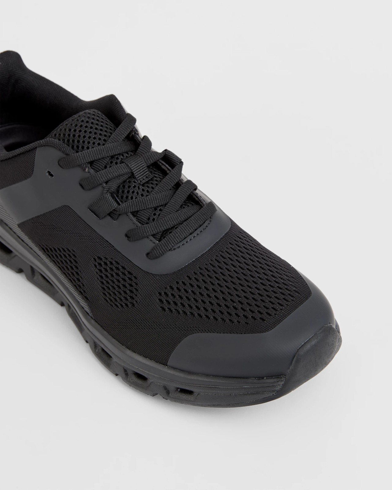 Tread Sports Trainer 3 of 3