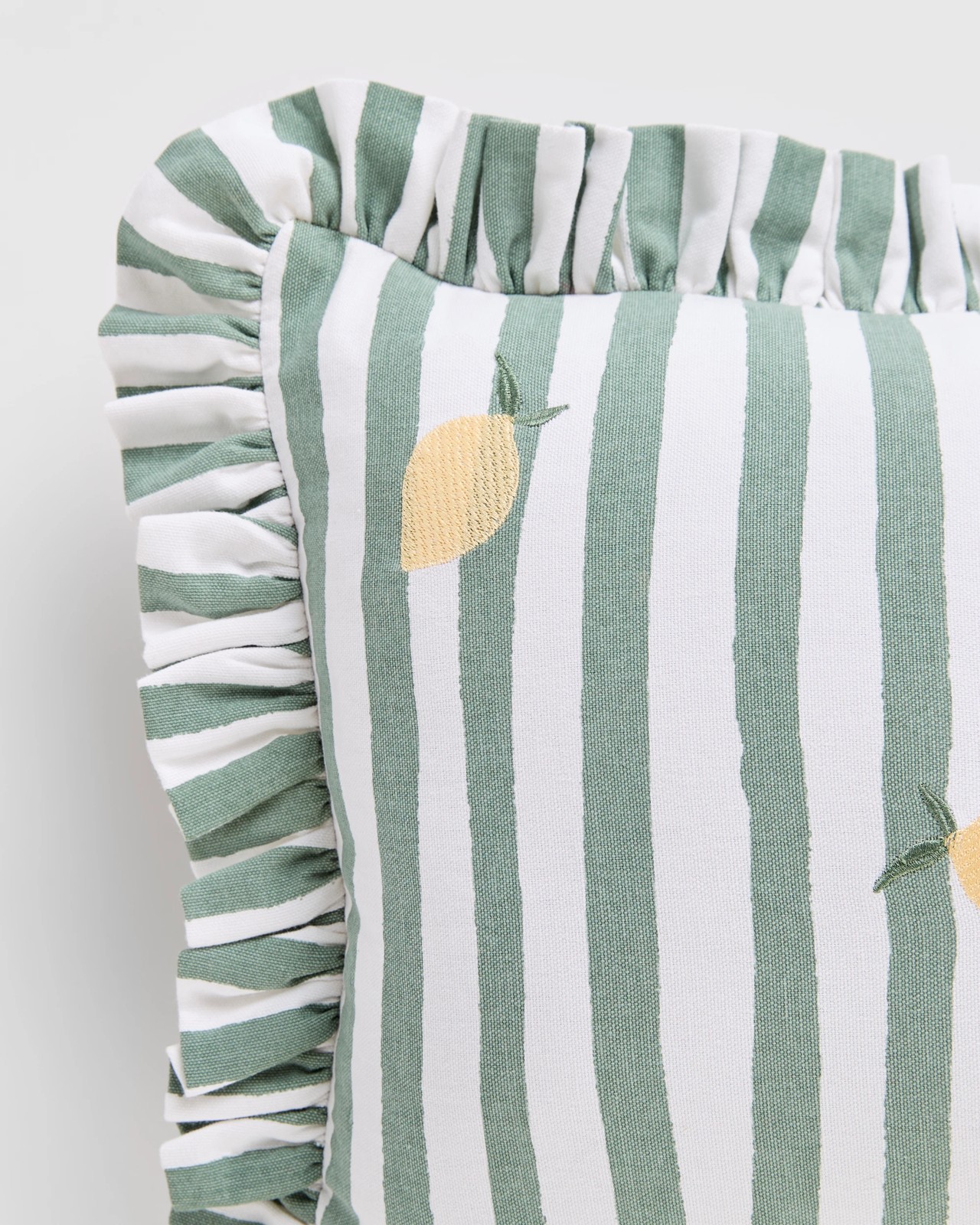 590_71653563_2+590T7165